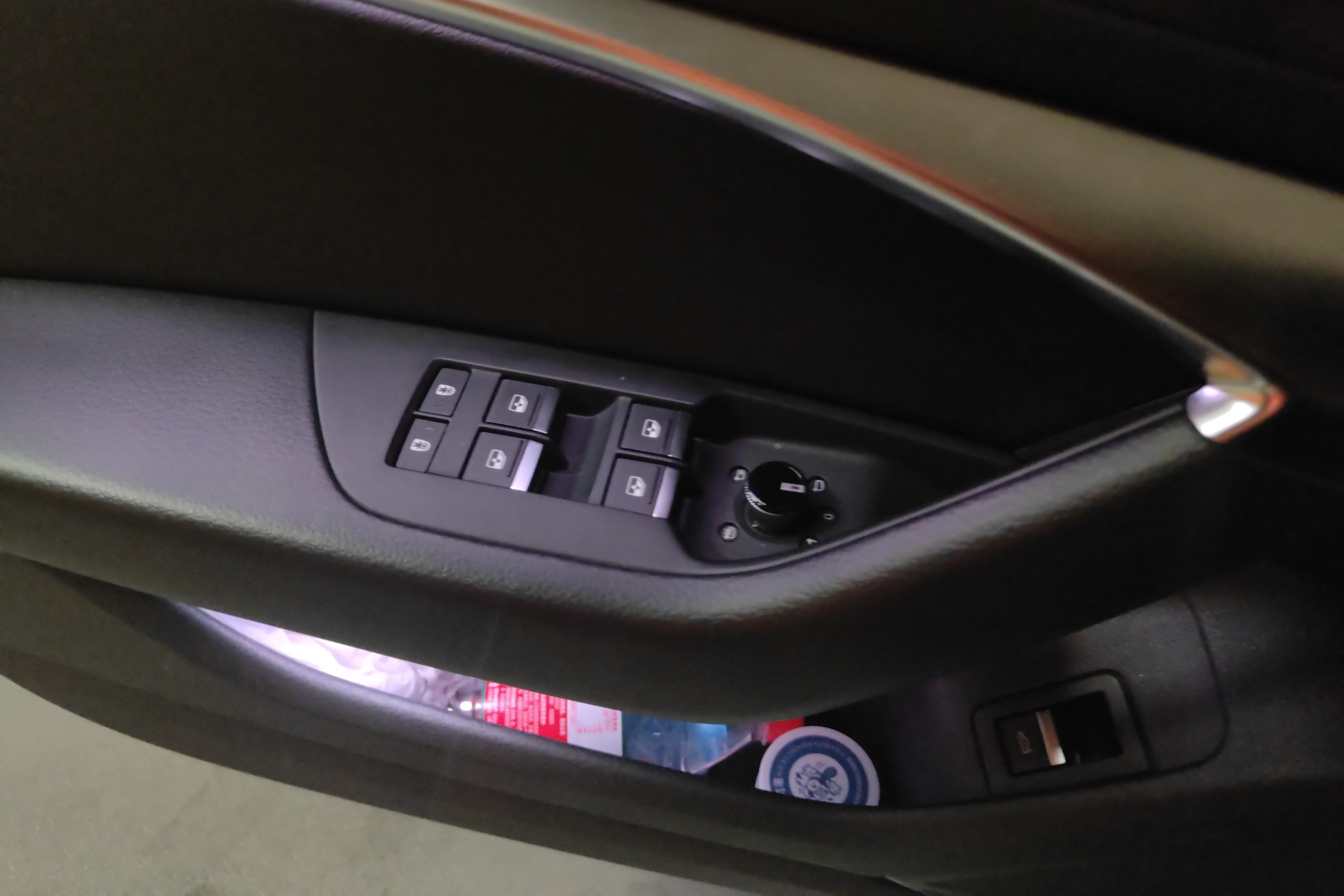 奥迪A6L 45TFSI 2022款 2.0T 自动 臻选致雅型 (国Ⅵ) 