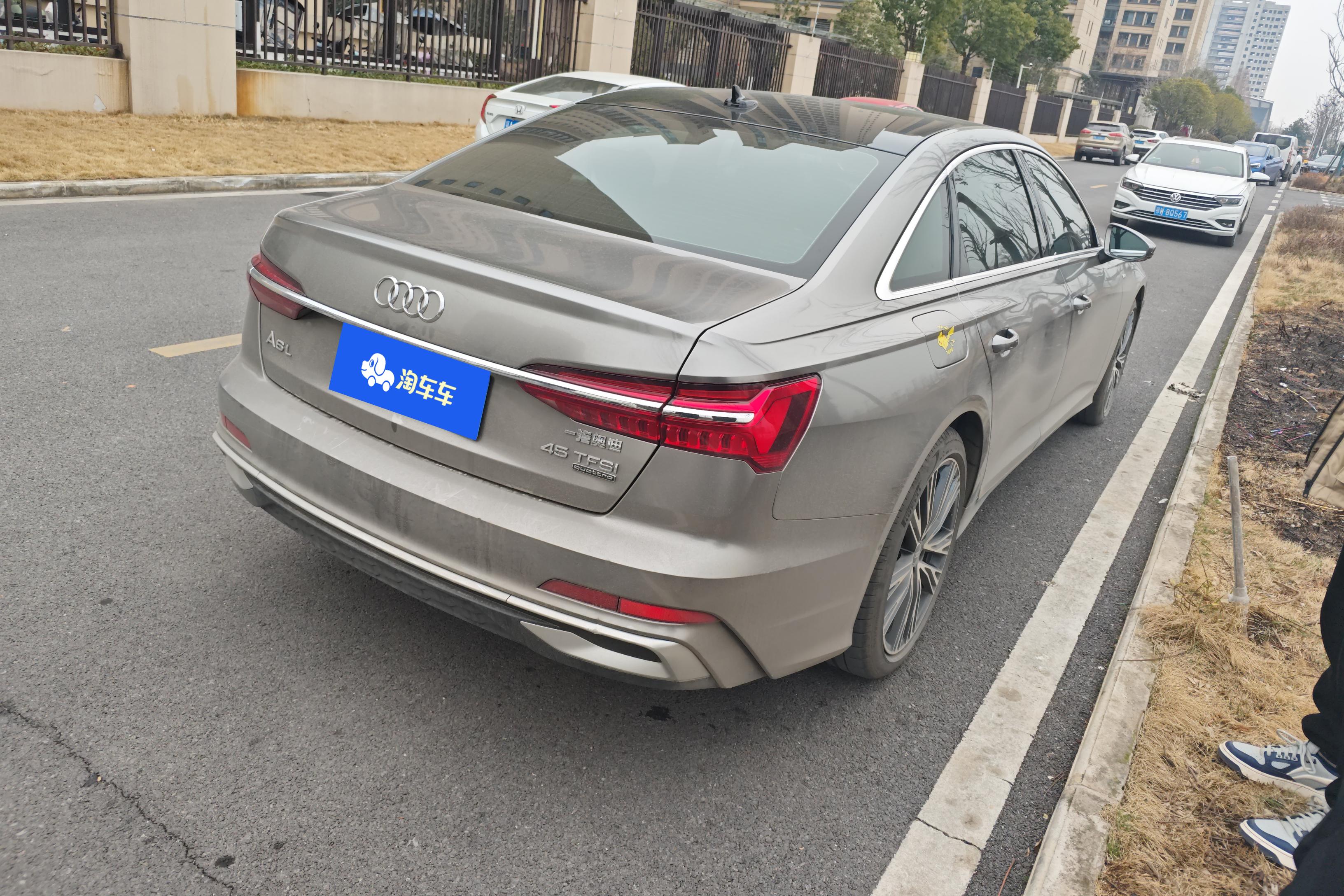 奥迪A6L 45TFSI 2023款 2.0T 自动 臻选动感型 (国Ⅵ) 