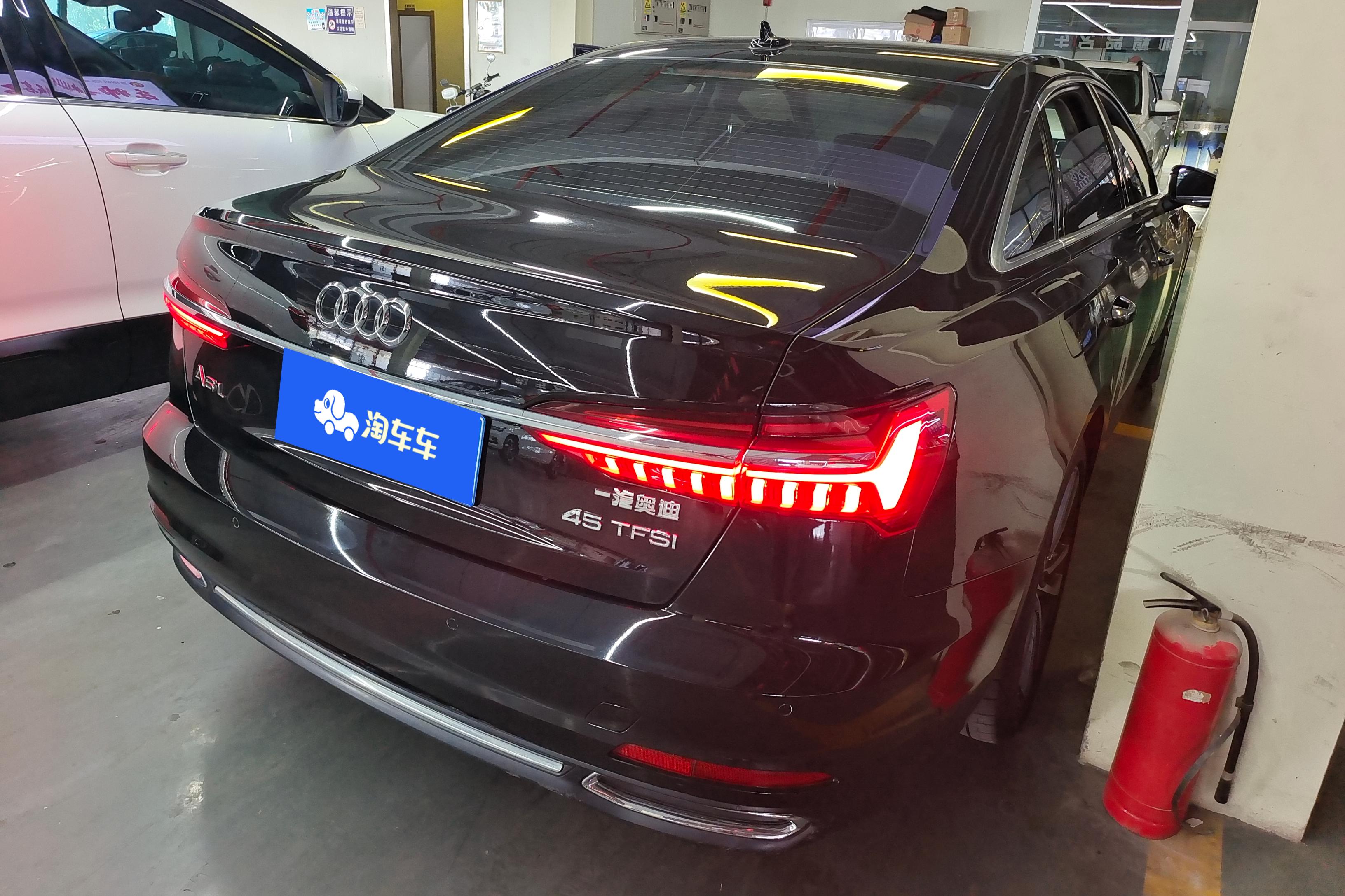 奥迪A6L 45TFSI 2021款 2.0T 自动 臻选致雅型 (国Ⅵ) 