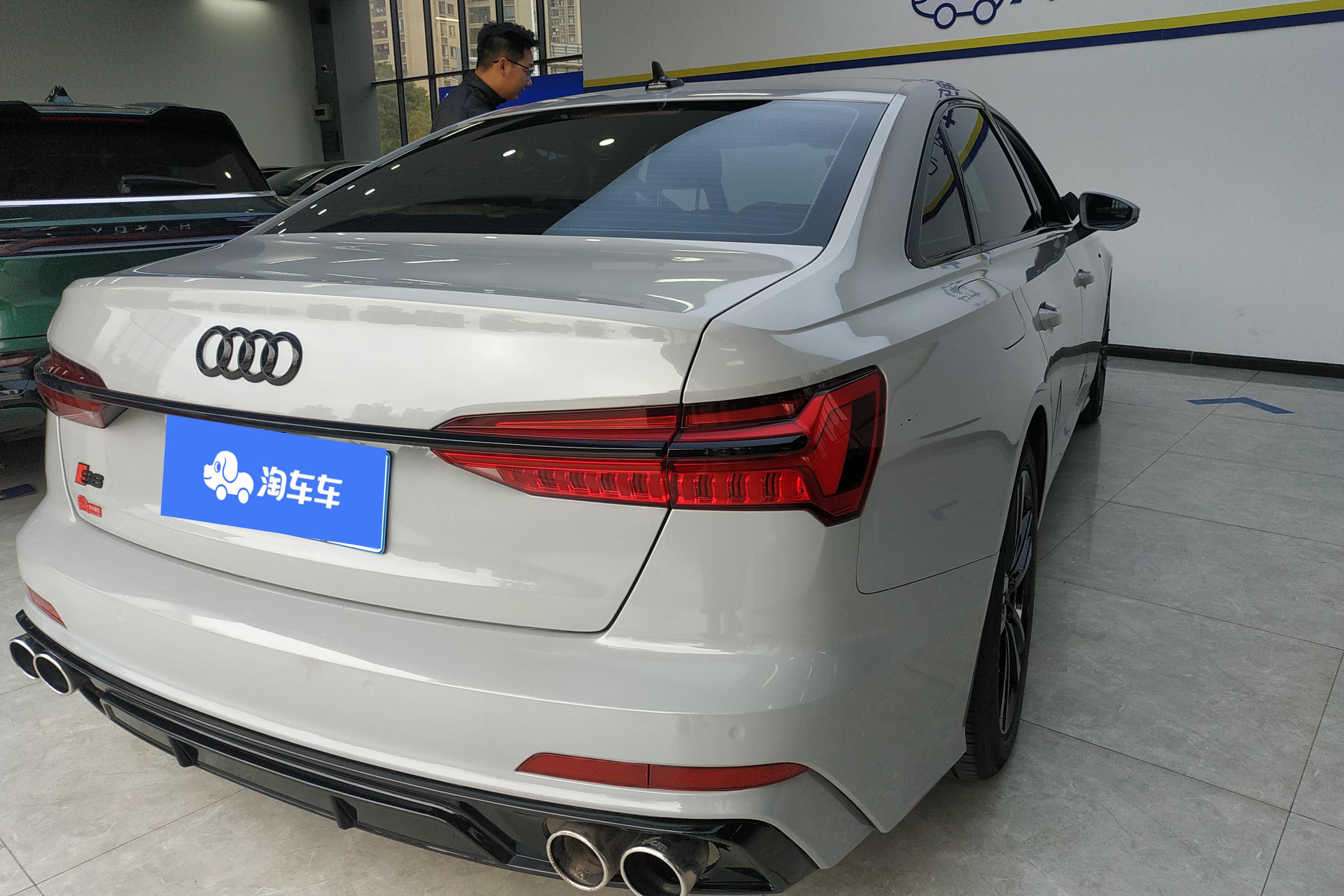 奥迪A6L 40TFSI 2019款 2.0T 自动 豪华动感型 (国Ⅵ) 