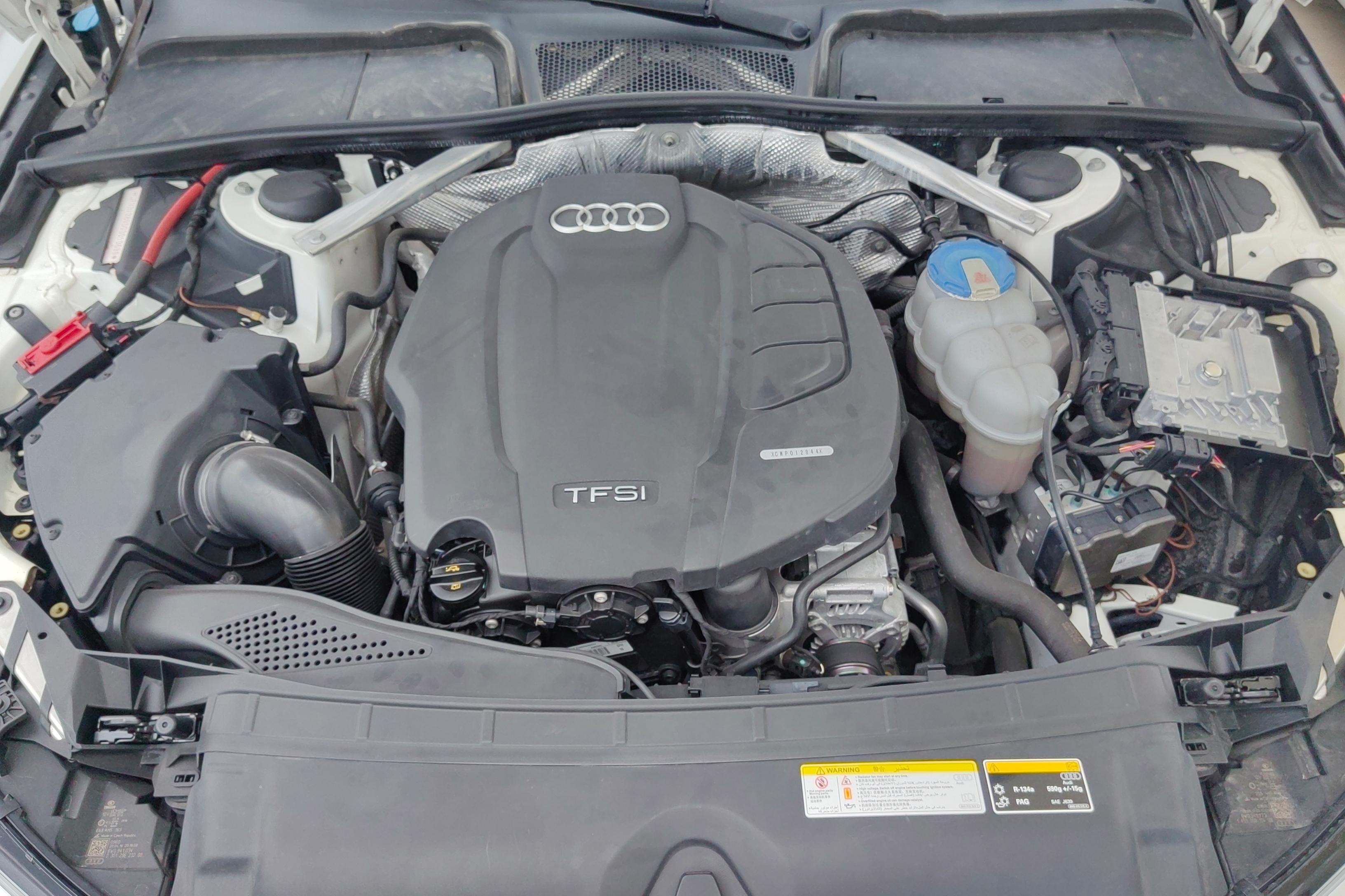 奥迪A4L 45TFSI 2017款 2.0T 自动 四驱 风尚型 (国Ⅴ) 