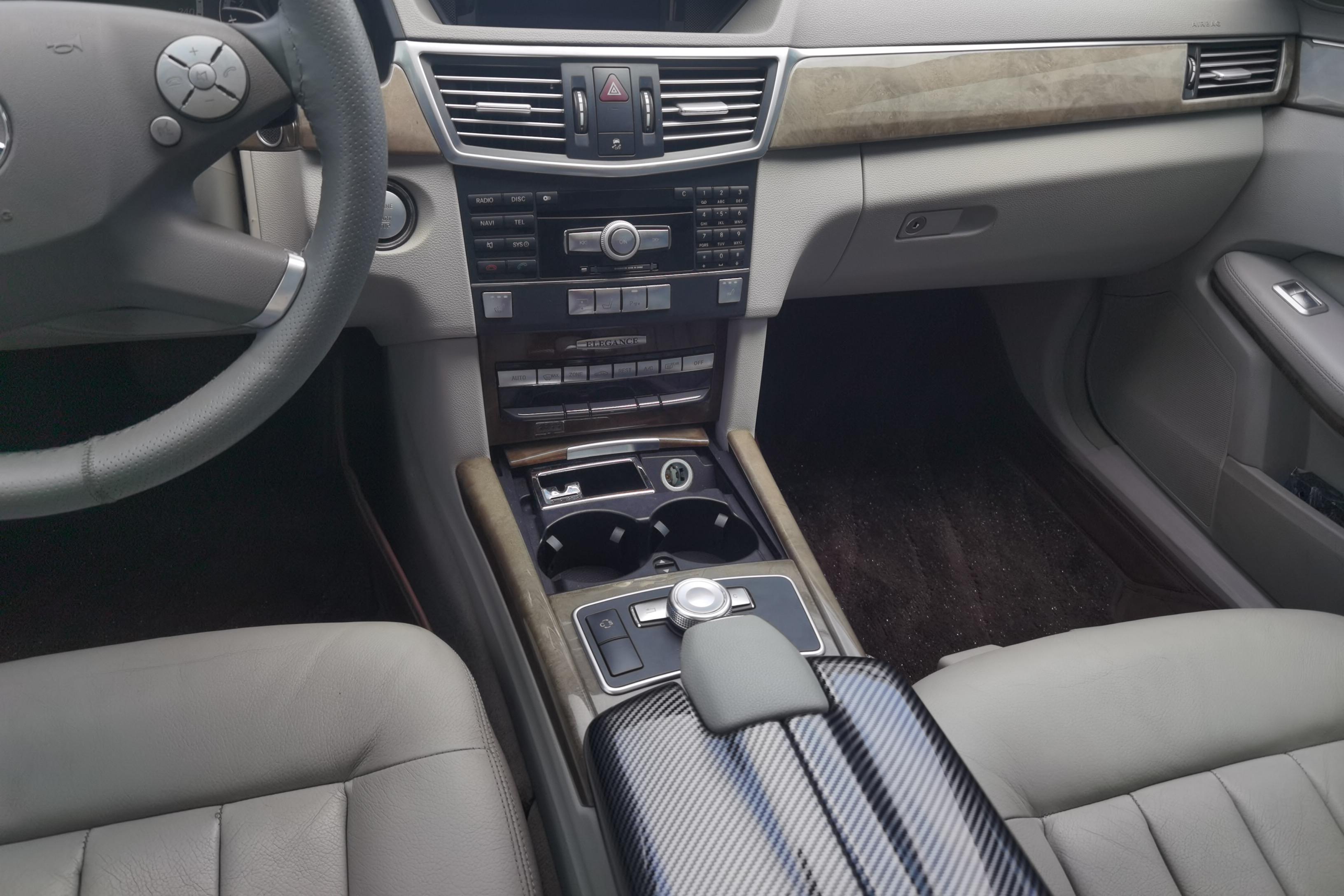 奔驰E级 E300 [进口] 2009款 3.0L 自动 汽油 优雅型 