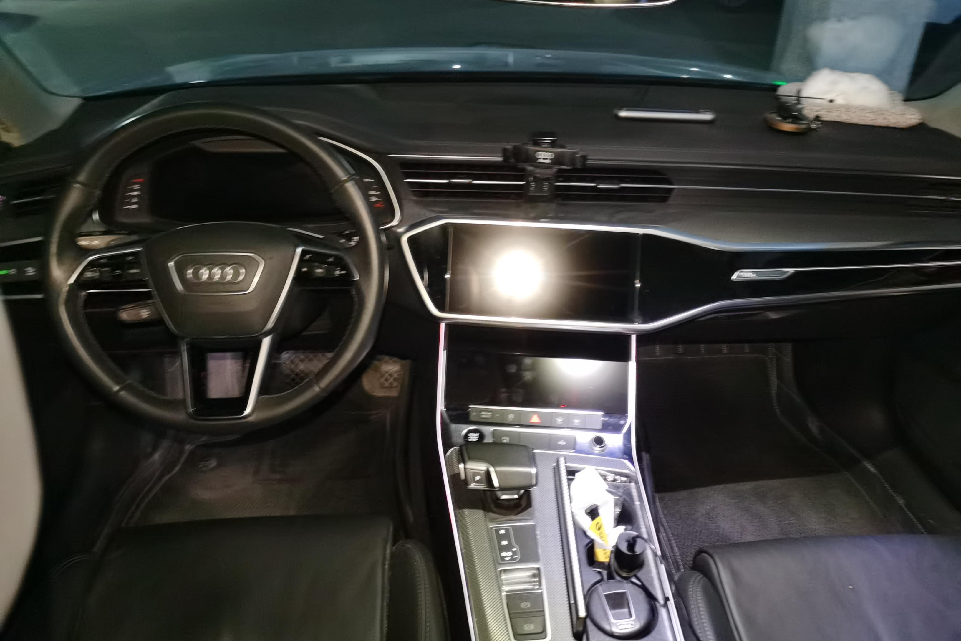 奥迪A6L 45TFSI 2020款 2.0T 自动 臻选致雅型 (国Ⅵ) 