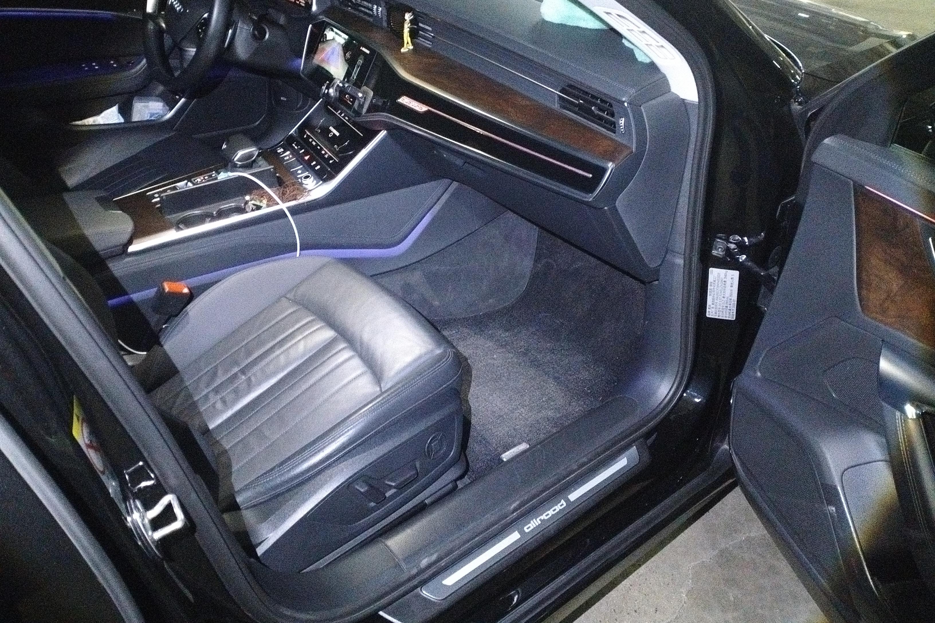 奥迪A6旅行 Allroad [进口] 2021款 3.0T 自动 汽油 探索家55TFSI尊享越野型 