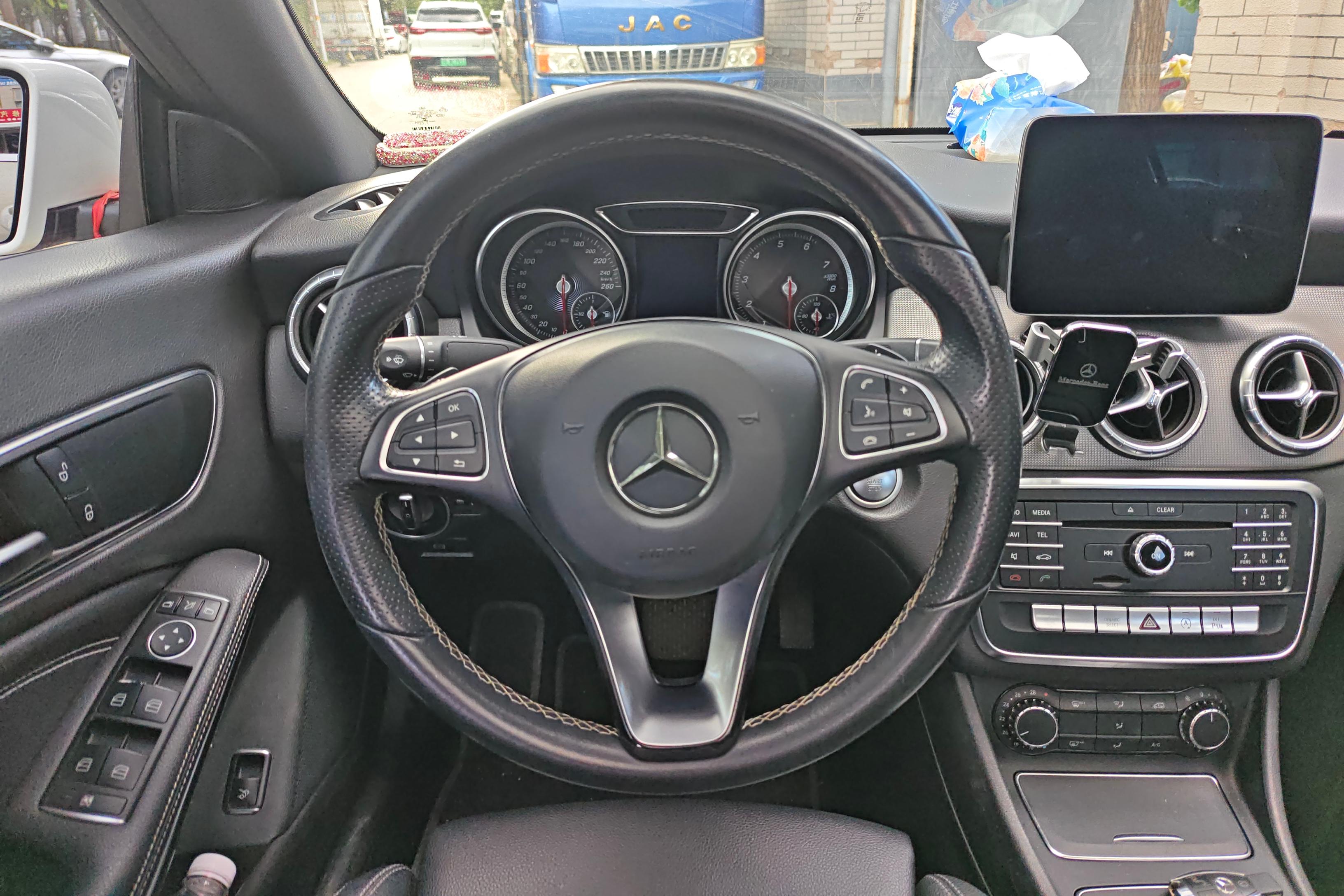 奔驰CLA级 CLA200 [进口] 2017款 1.6T 自动 汽油 动感型改款 