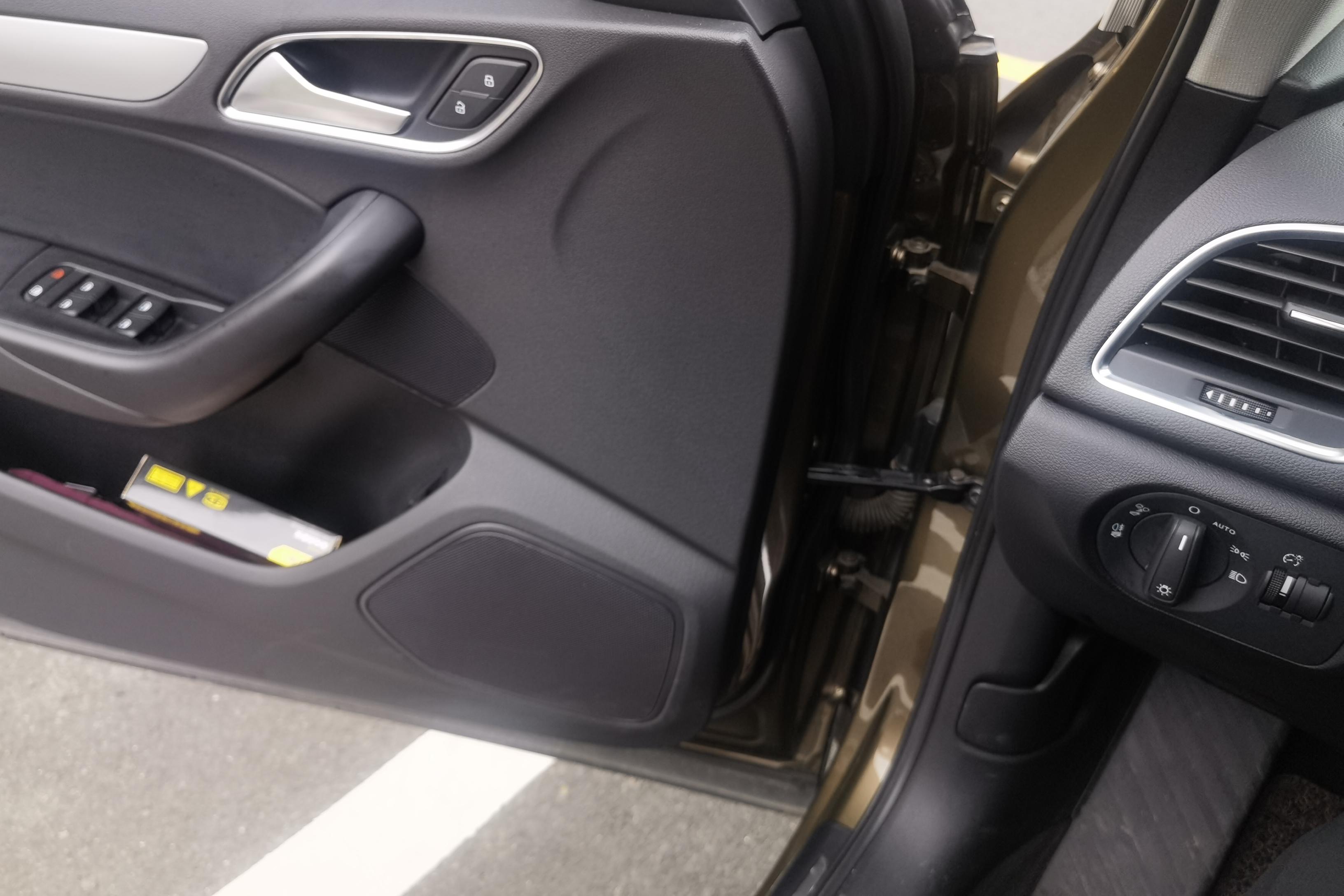 奥迪Q3 35TFSI 2018款 2.0T 自动 前驱 时尚型30周年纪念版 (国Ⅴ) 