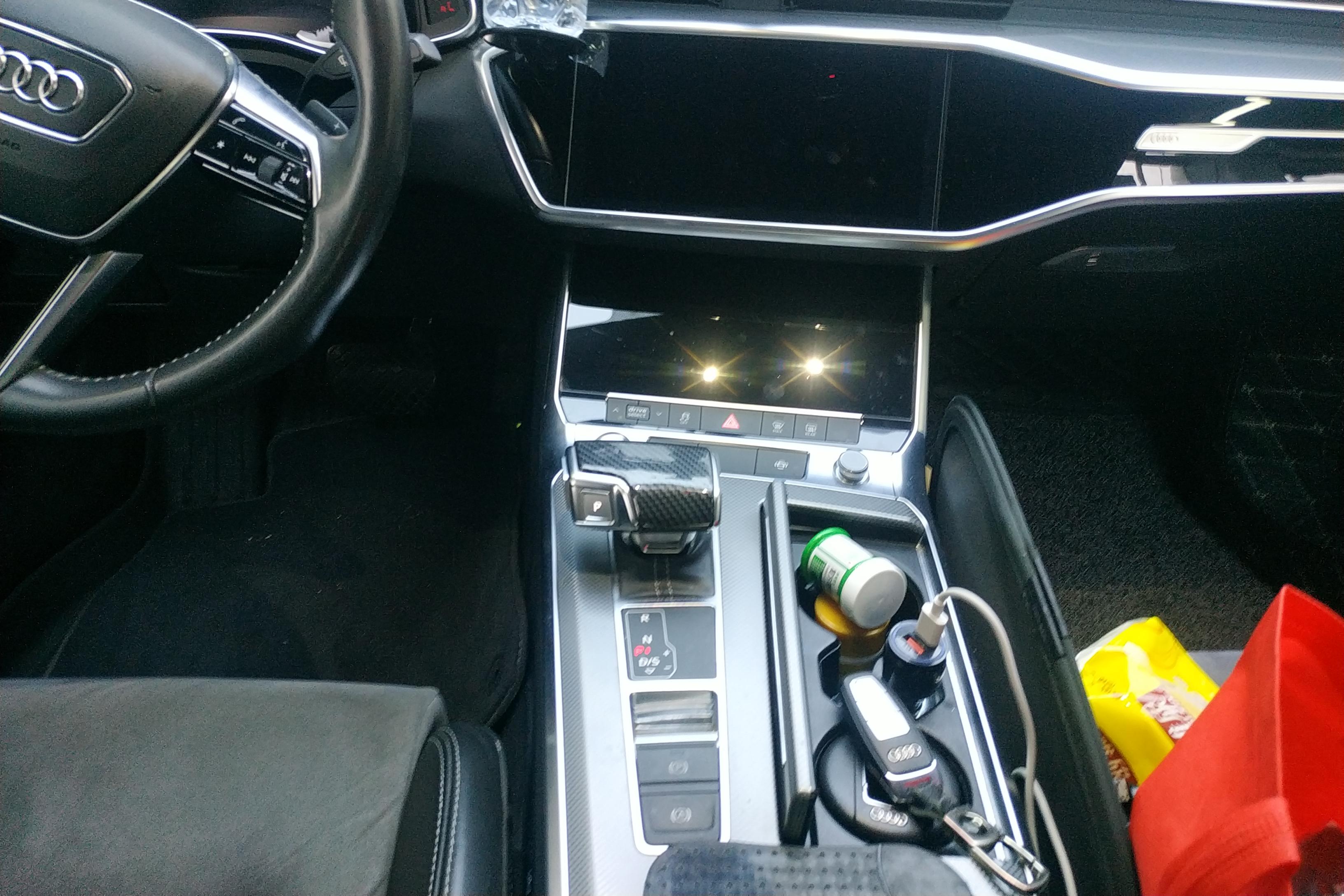 奥迪A6L 40TFSI 2019款 2.0T 自动 豪华动感型 (国Ⅵ) 