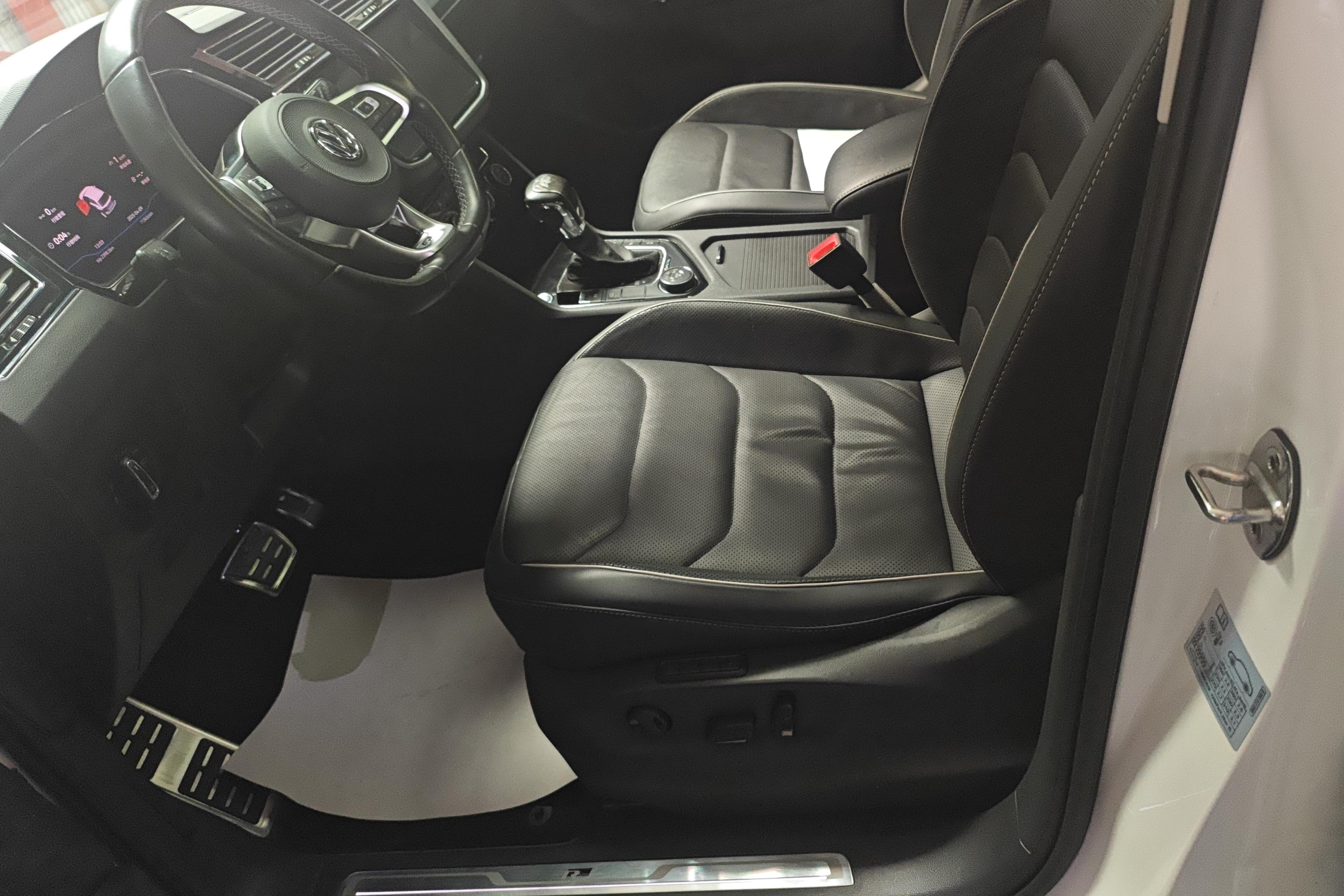 大众途观L R-Line 2019款 2.0T 自动 380TSI旗舰版 (国Ⅵ) 