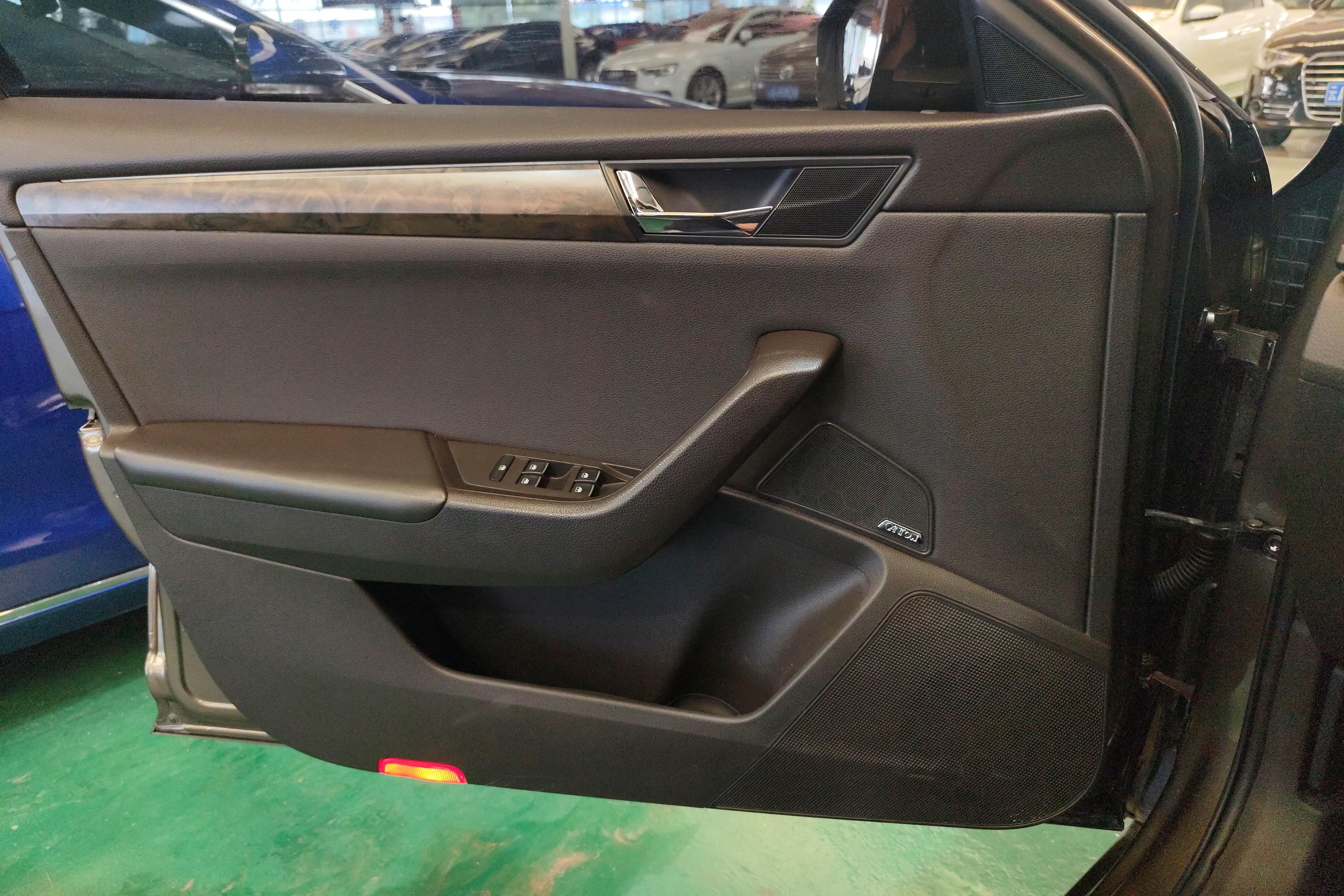 斯柯达速派 2018款 2.0T 自动 380TSI旗舰版 (国Ⅴ) 