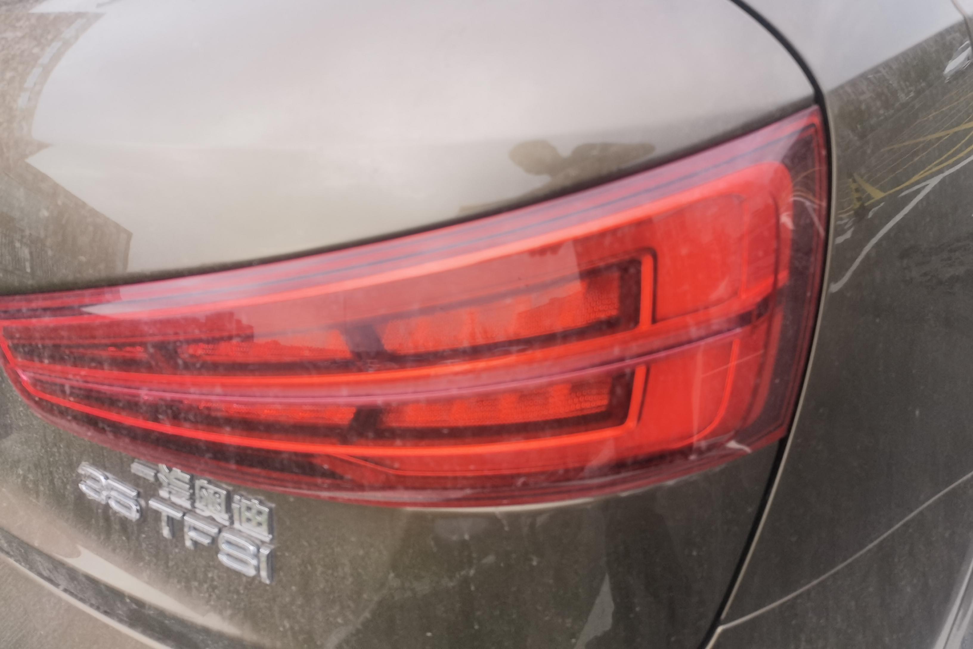 奥迪Q3 35TFSI 2018款 2.0T 自动 前驱 时尚型30周年纪念版 (国Ⅴ) 