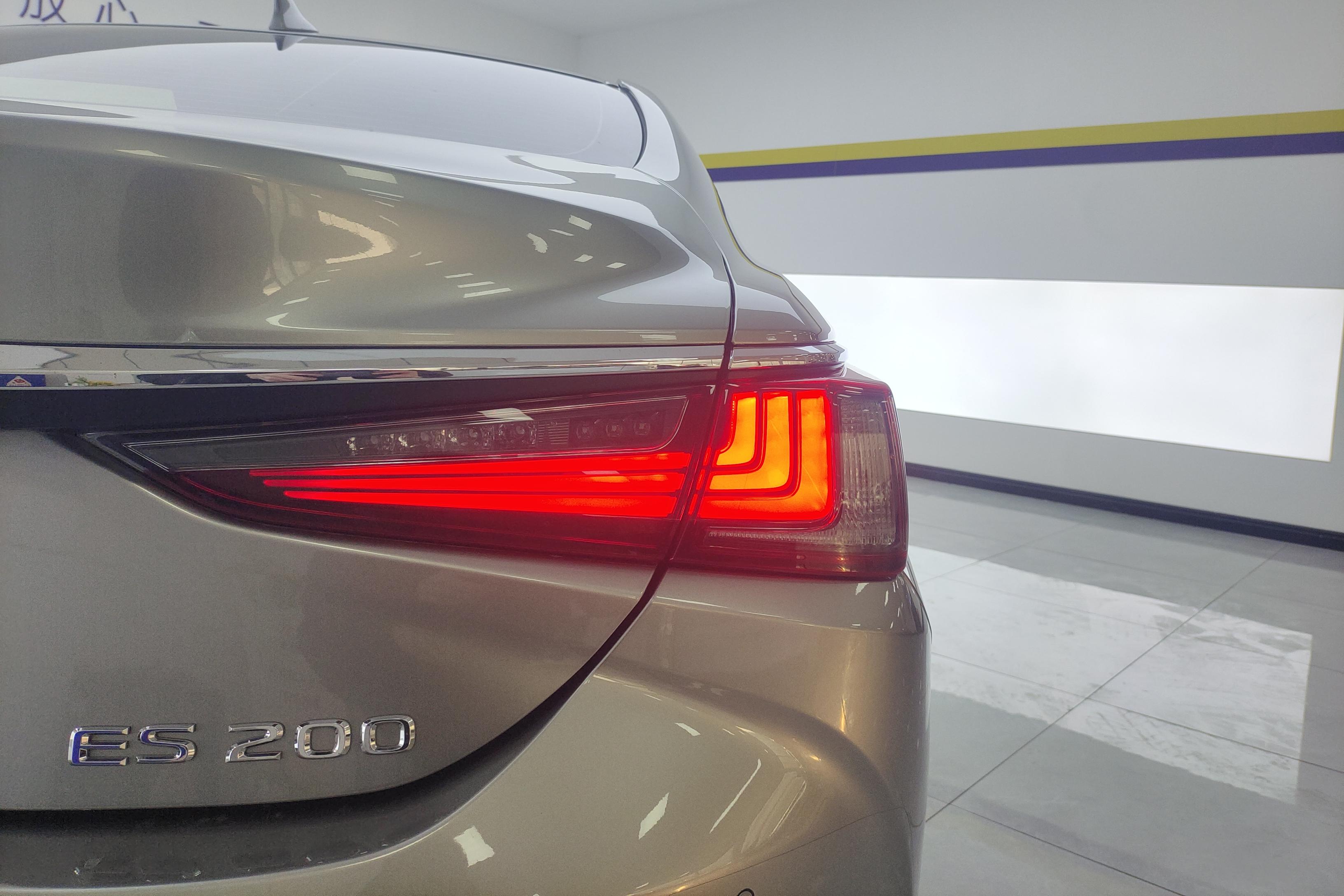 雷克萨斯ES 200 [进口] 2022款 2.0L 自动 豪华版 