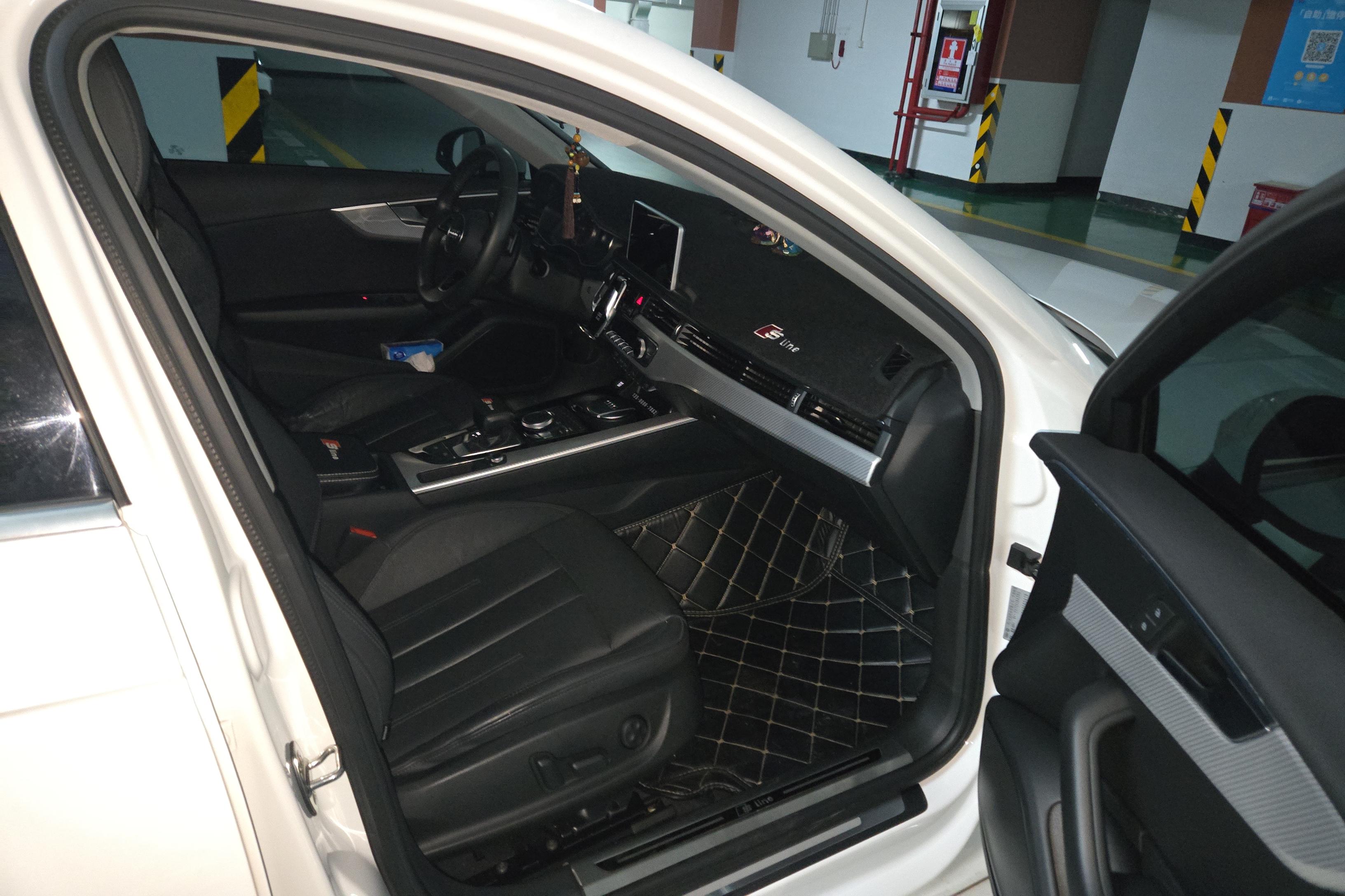 奥迪A4L 40TFSI 2017款 2.0T 自动 前驱 plus时尚型 (国Ⅴ) 