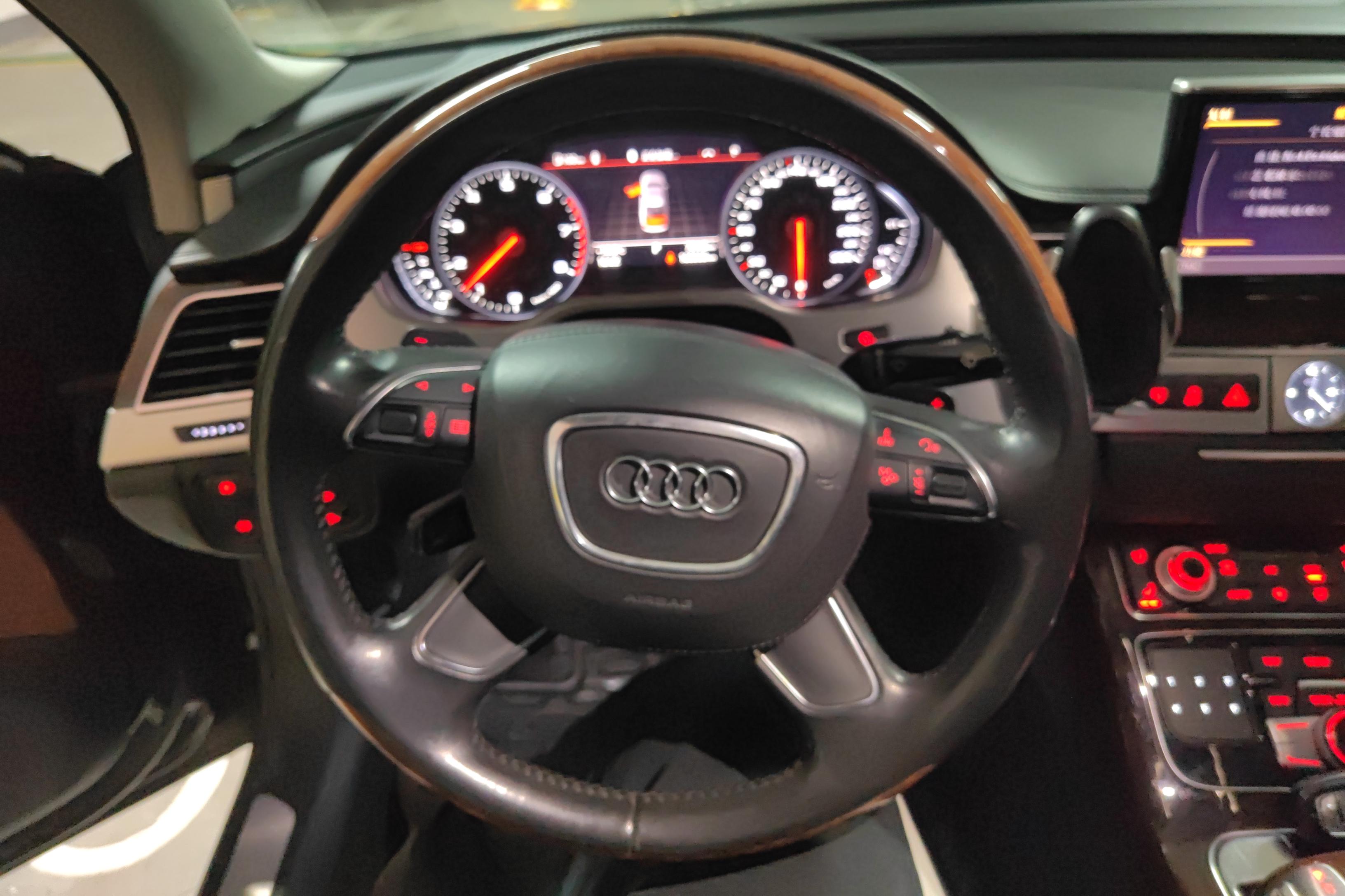 奥迪A8L [进口] 2011款 3.0T 自动 汽油 豪华型 