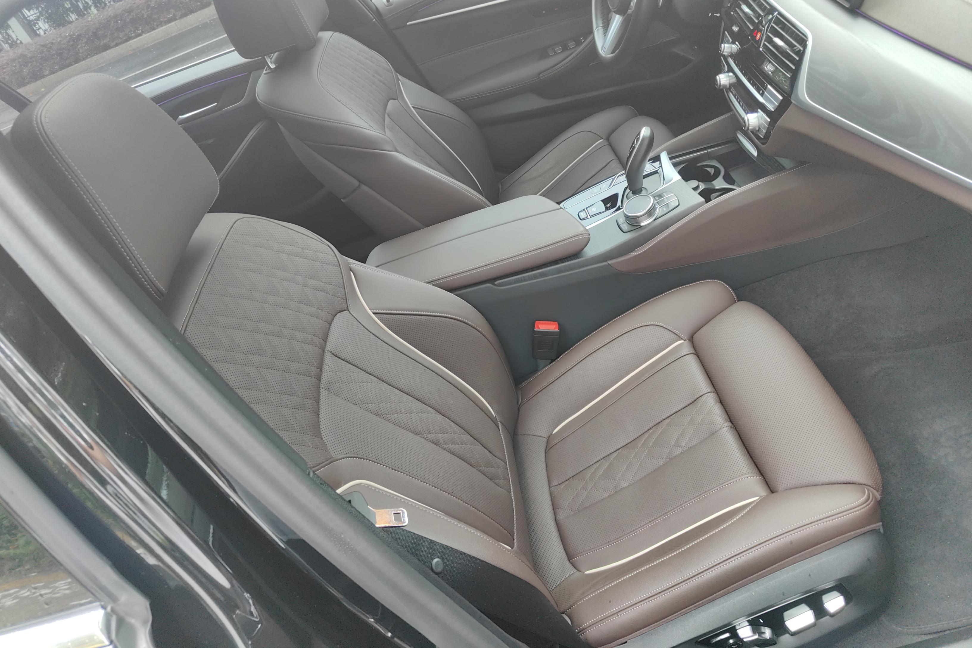 宝马5系 530Li 2023款 2.0T 自动 汽油 尊享型M运动套装 (国Ⅵ) 