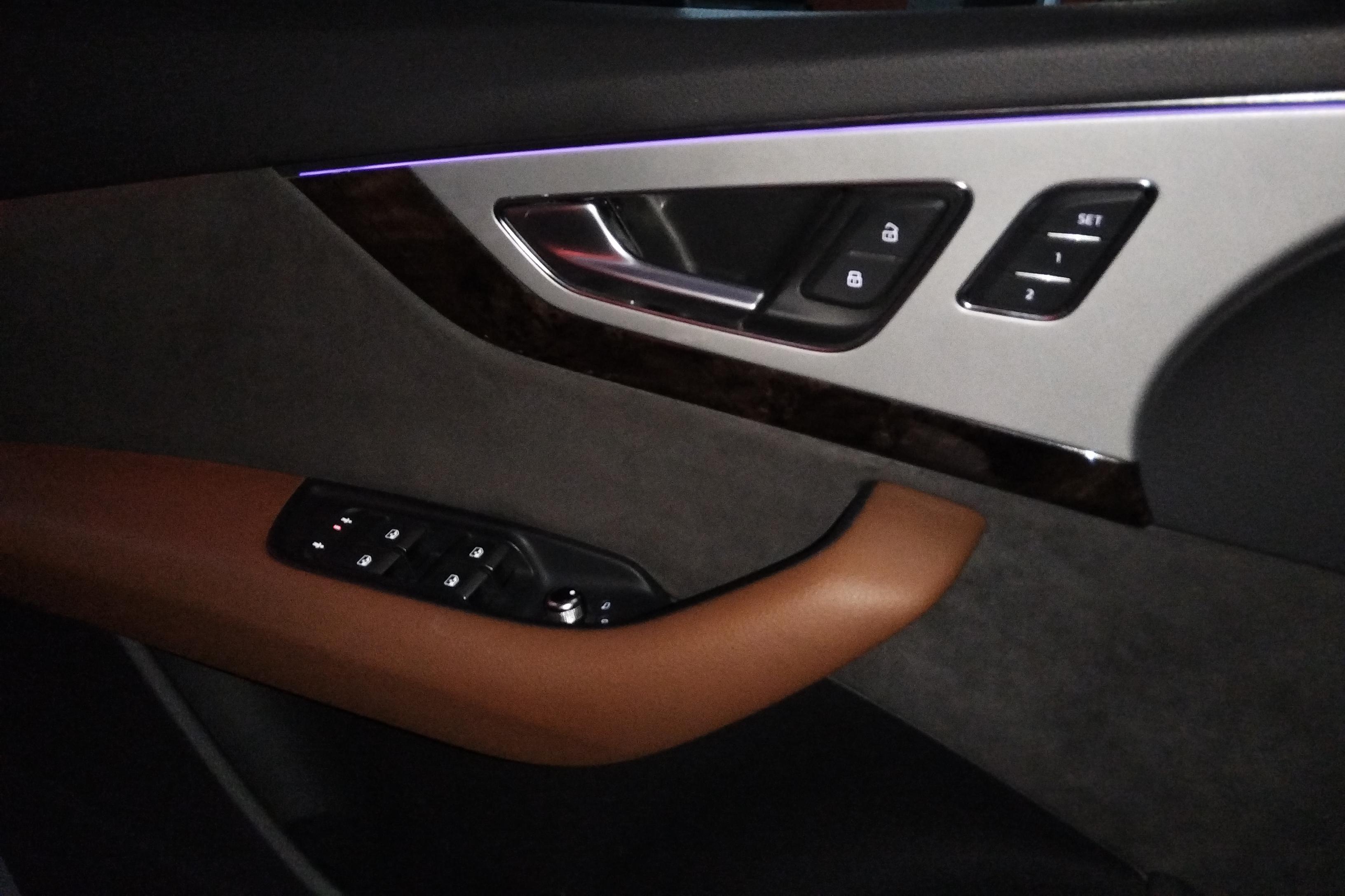 奥迪Q7 55 [进口] 2019款 3.0T 自动 S-Line运动型 