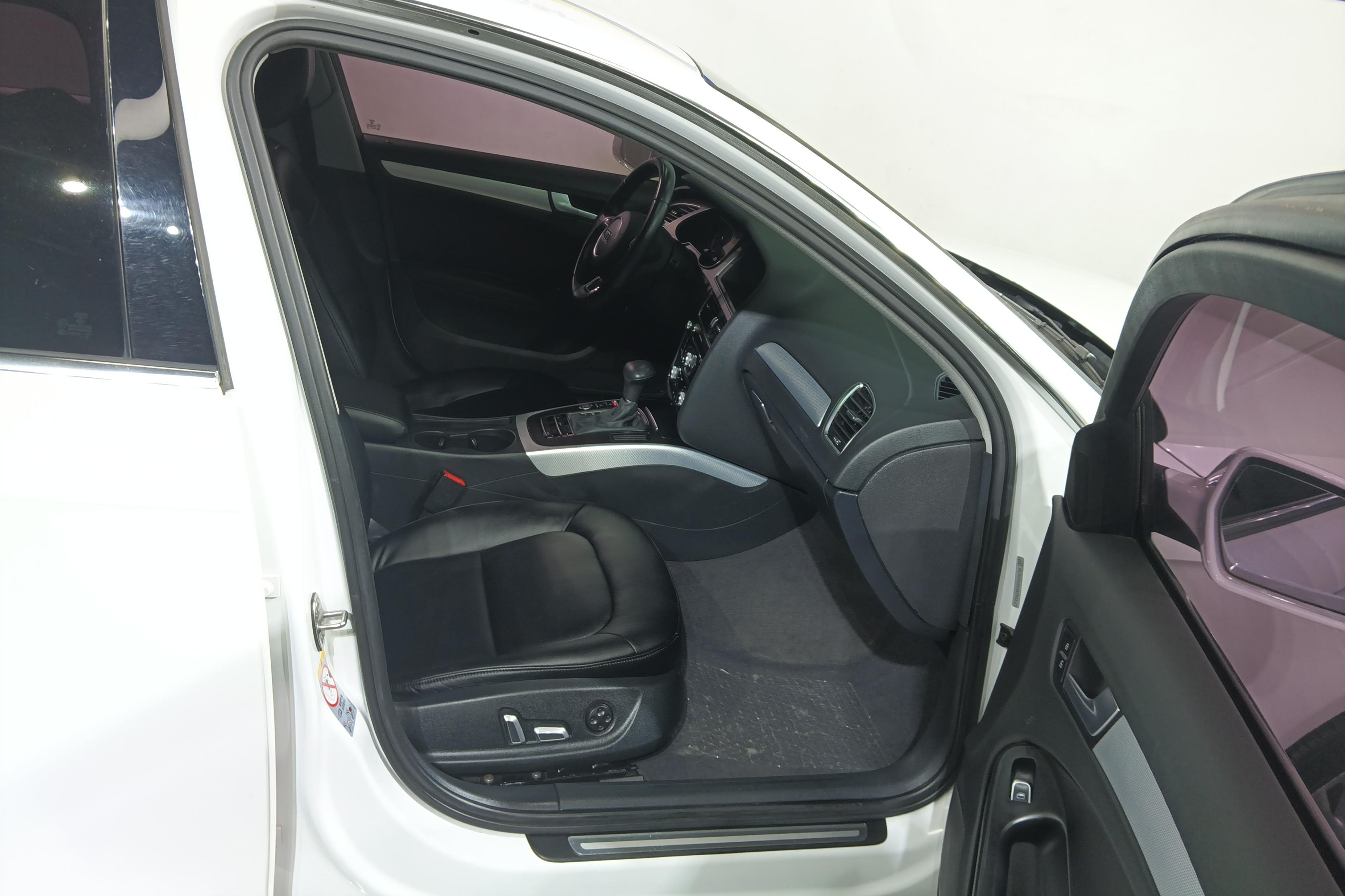 奥迪A4L 2016款 2.0T 自动 标准型典藏版 (国Ⅴ) 