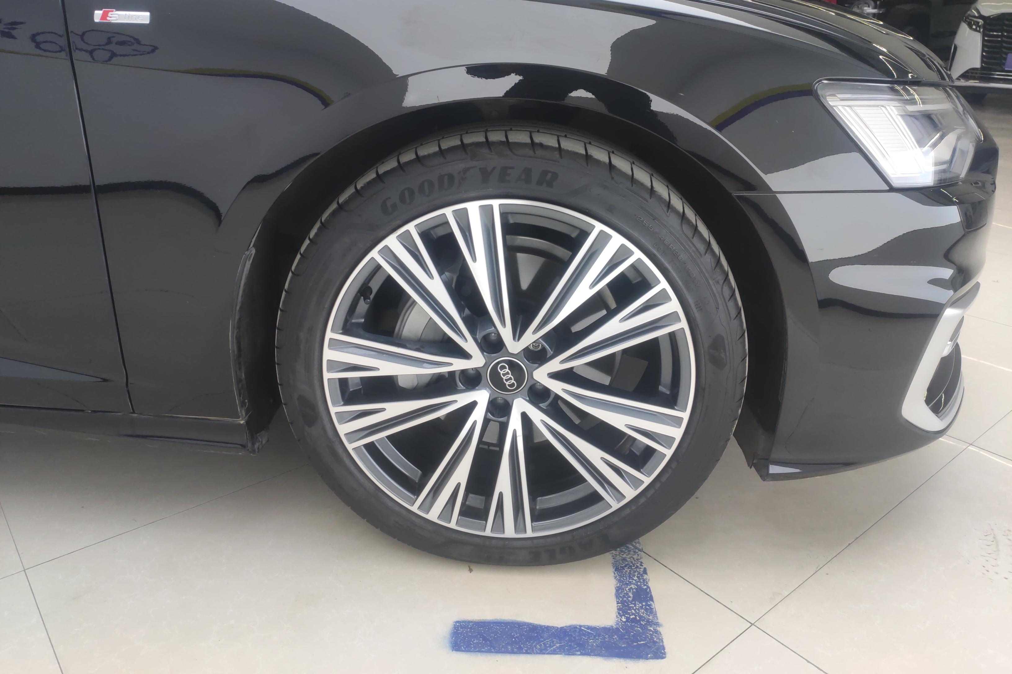 奥迪A6L 40TFSI 2023款 2.0T 自动 豪华动感型 (国Ⅵ) 
