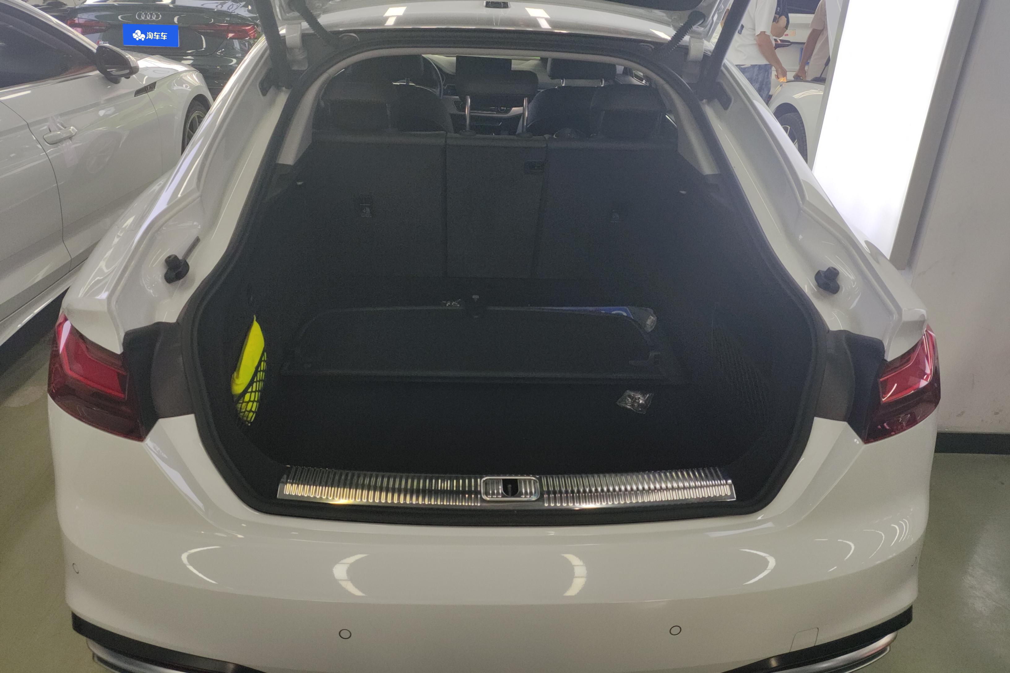 奥迪A5掀背 40TFSI [进口] 2021款 2.0T 自动 汽油 时尚致雅型 