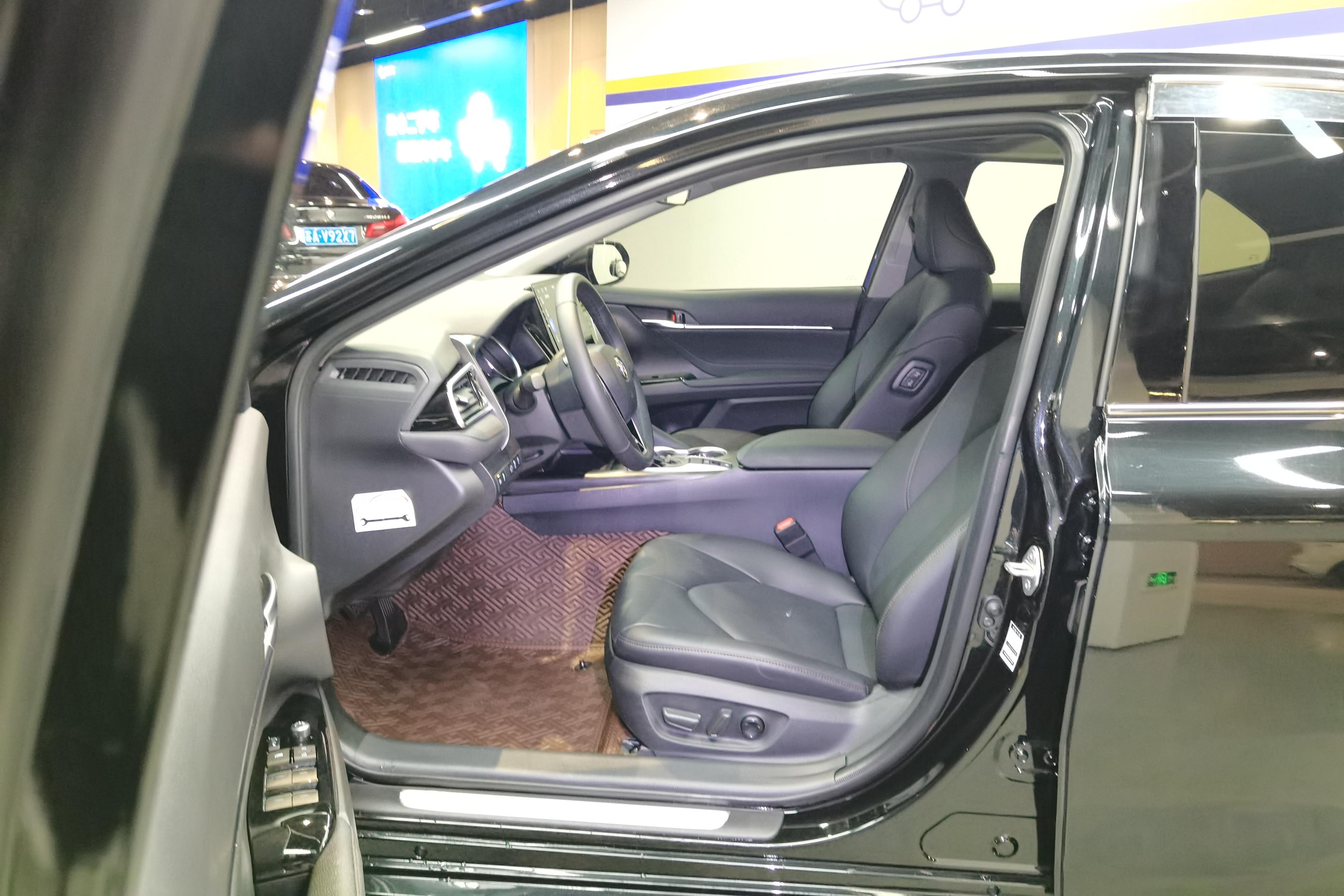 丰田凯美瑞 2021款 2.0L 自动 豪华版 (国Ⅵ) 