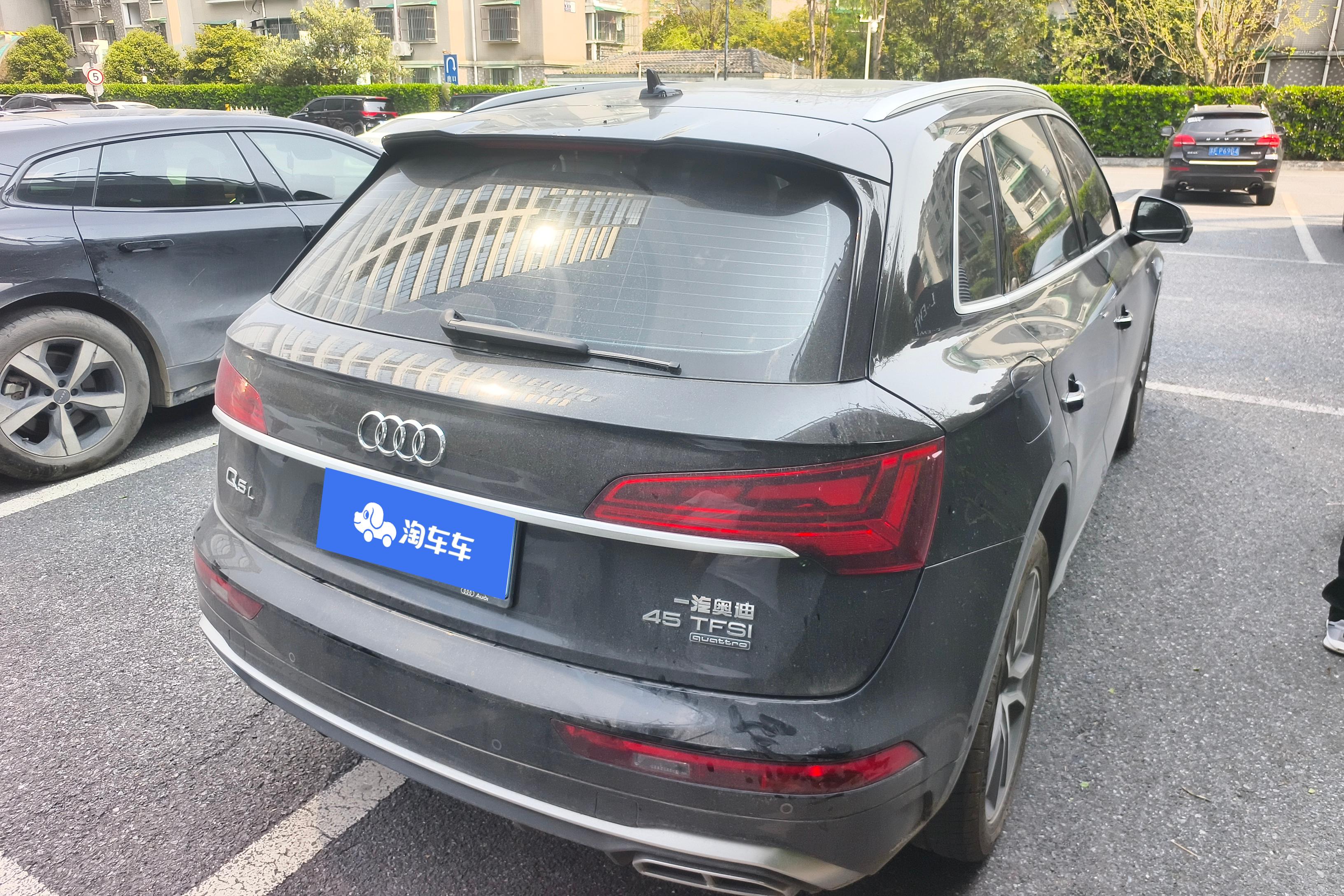 奥迪Q5L 40TFSI 2022款 2.0T 自动 改款豪华动感型 (国Ⅵ) 