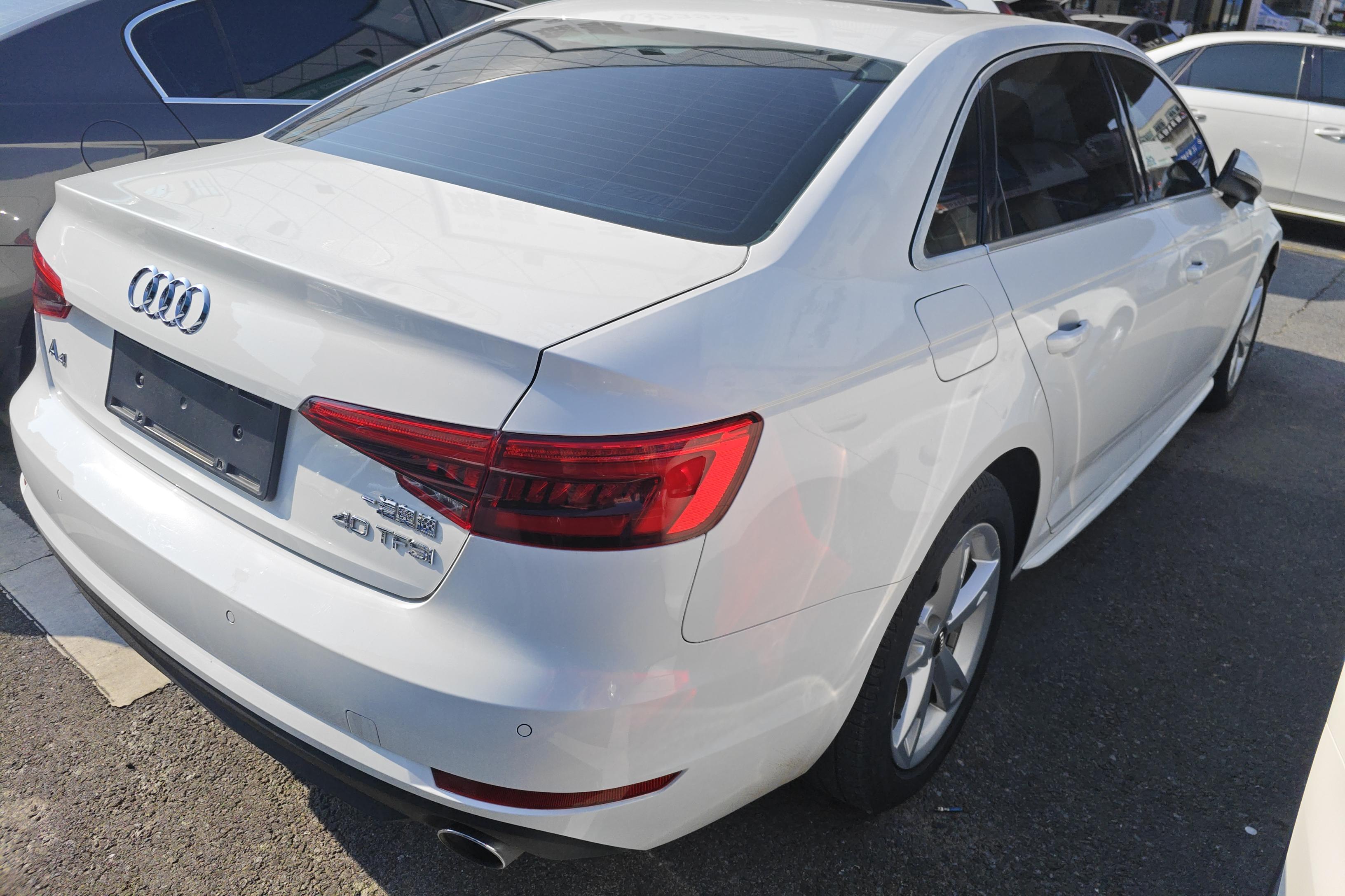 奥迪A4L 2017款 2.0T 自动 时尚型 (国Ⅴ) 