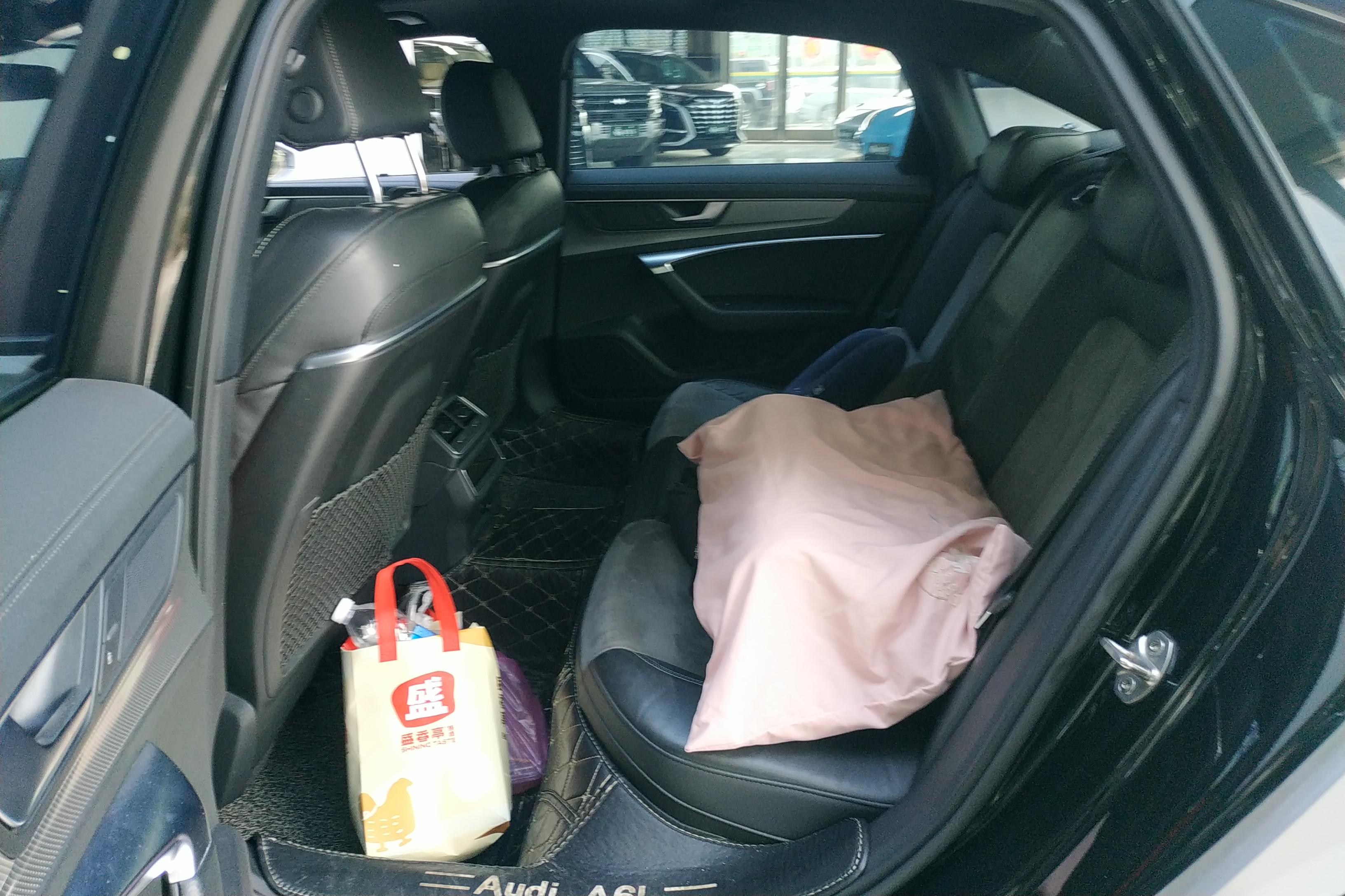 奥迪A6L 40TFSI 2019款 2.0T 自动 豪华动感型 (国Ⅵ) 