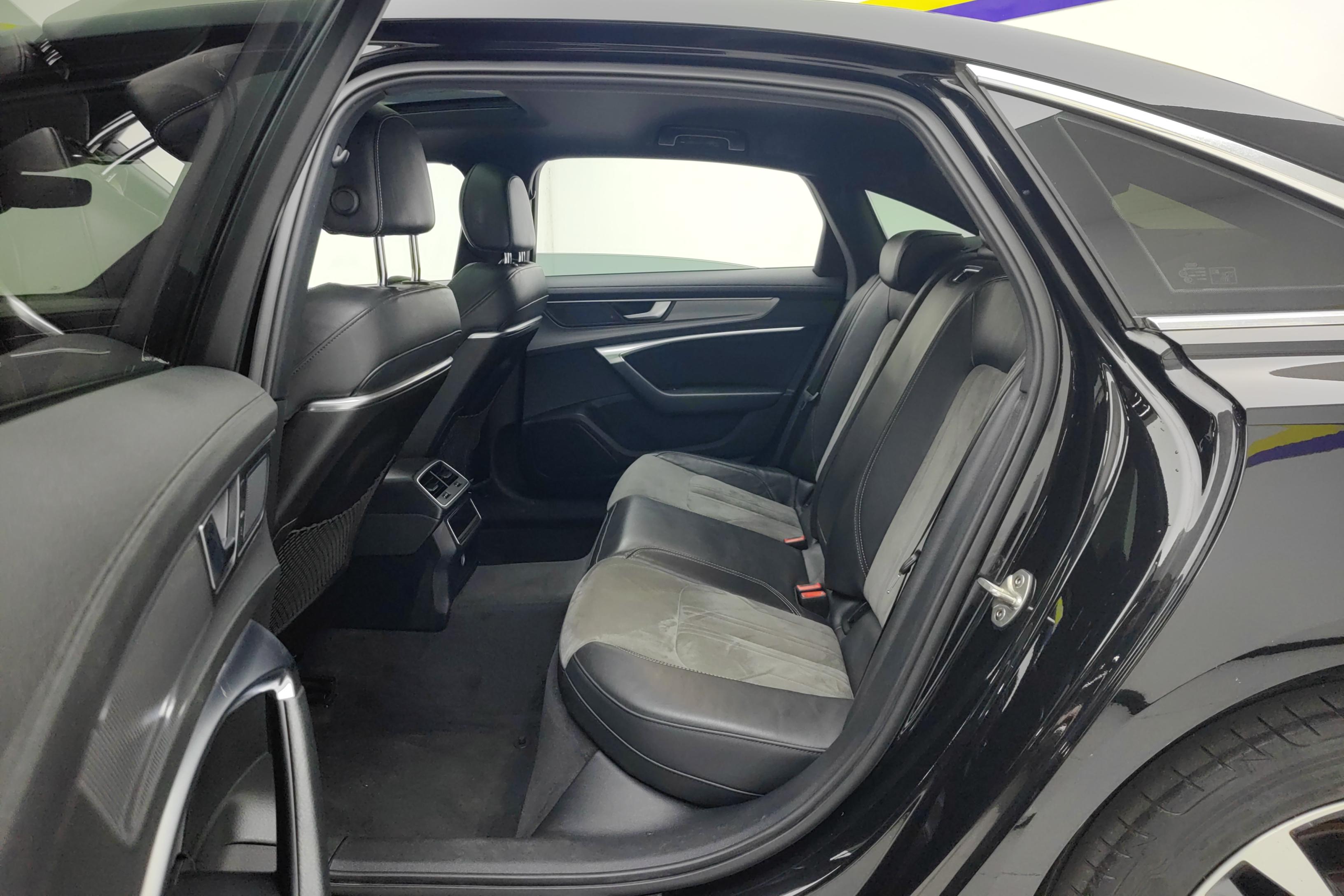 奥迪A6L 40TFSI 2019款 2.0T 自动 豪华动感型 (国Ⅵ) 