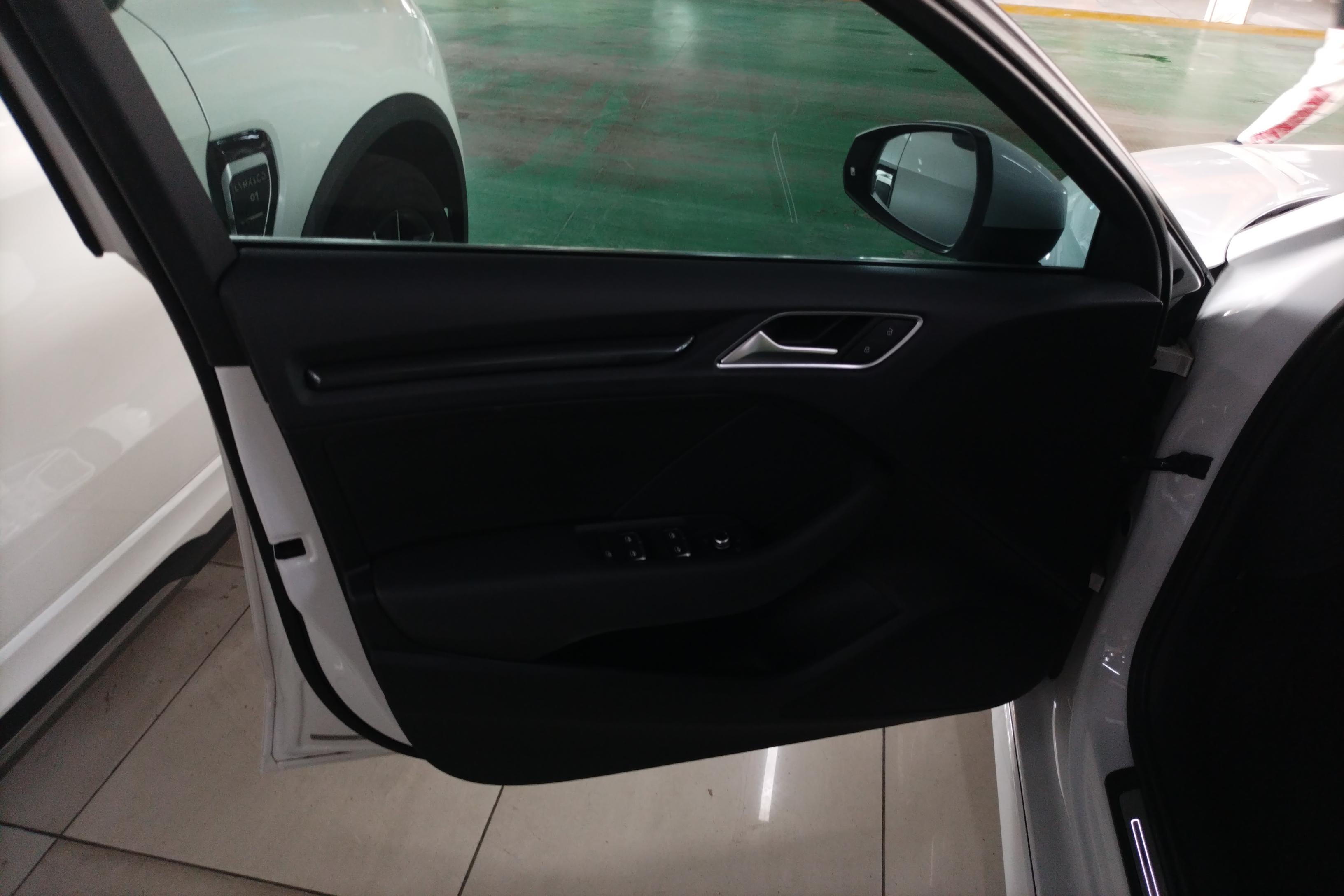 奥迪A3 35TFSI 2020款 1.4T 自动 时尚型Limousine (国Ⅵ) 