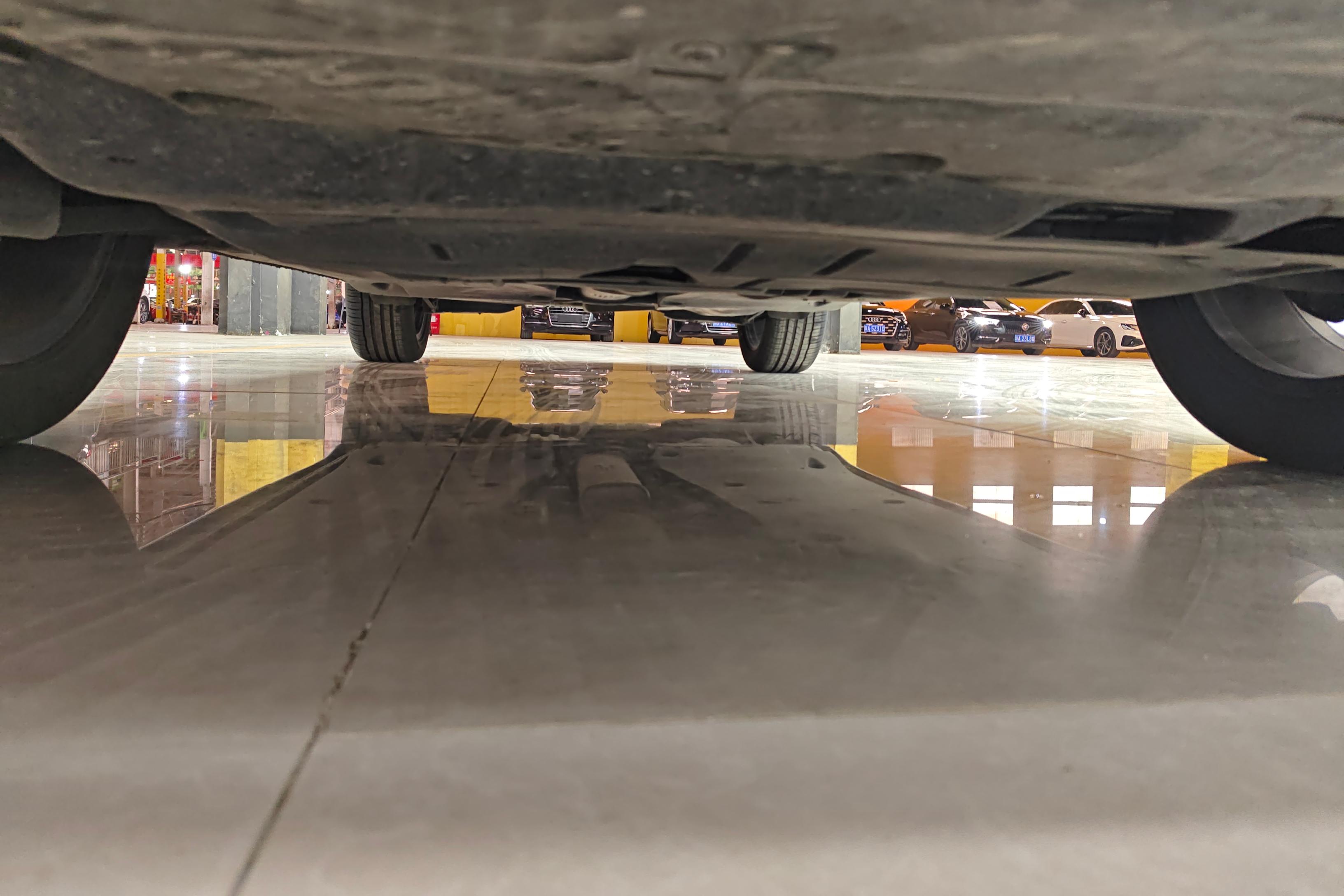 大众途观L R-Line 2023款 2.0T 自动 330TSI越享版 (国Ⅵ) 