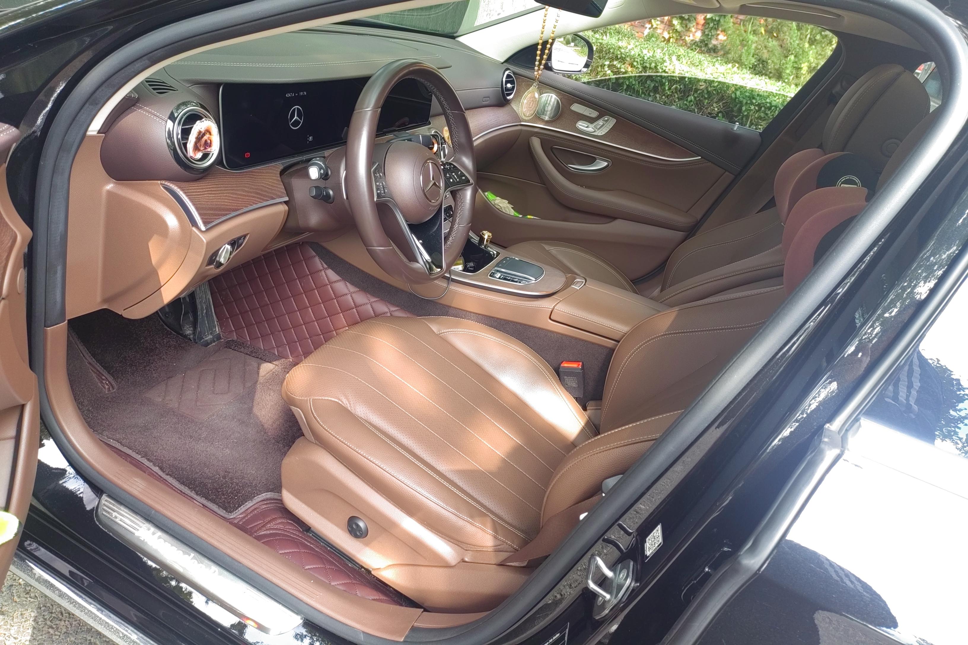 奔驰E级 300L 2023款 2.0T 自动 汽油 豪华型 (国Ⅵ) 