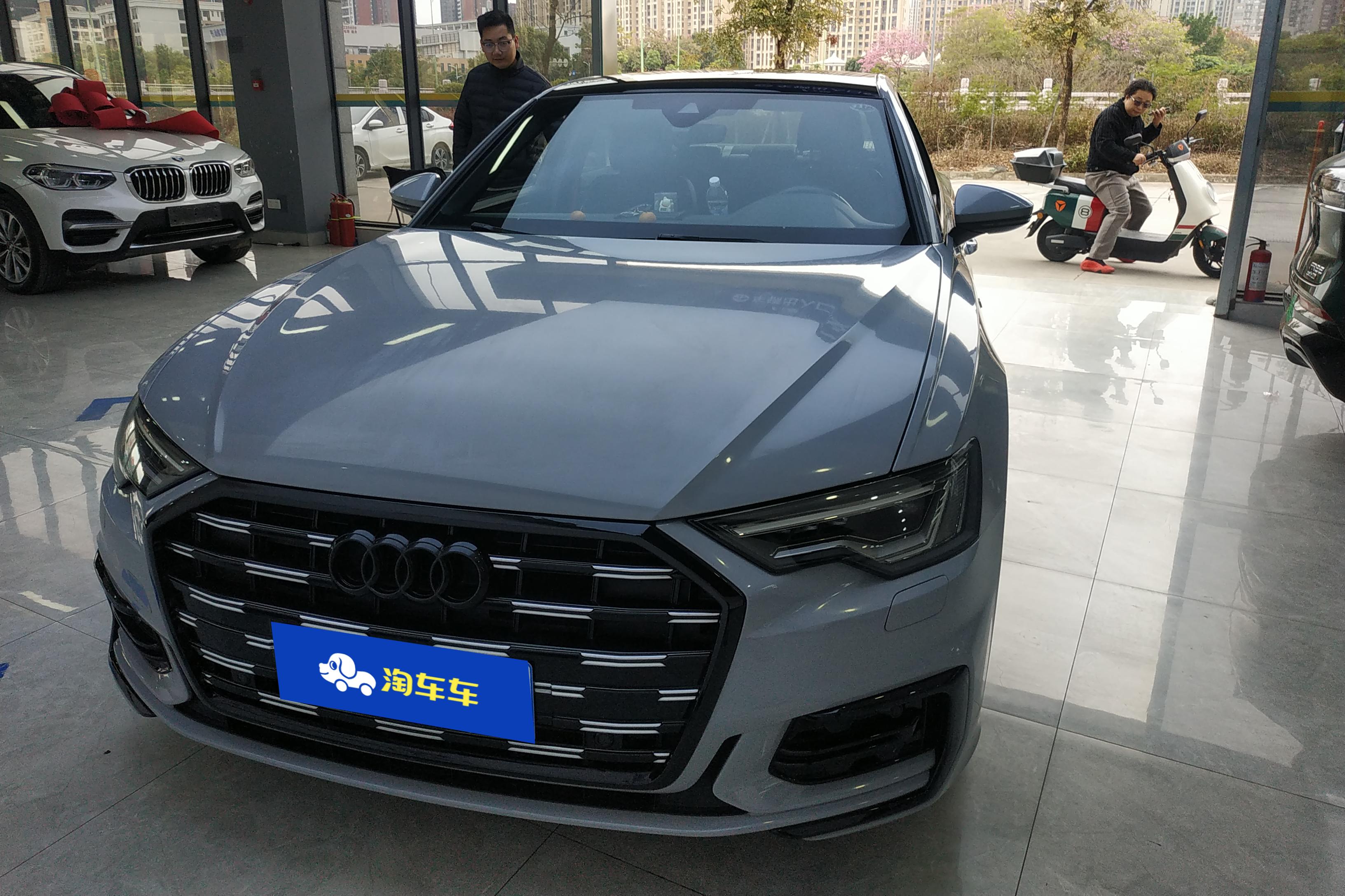 奥迪A6L 40TFSI 2019款 2.0T 自动 豪华动感型 (国Ⅵ) 