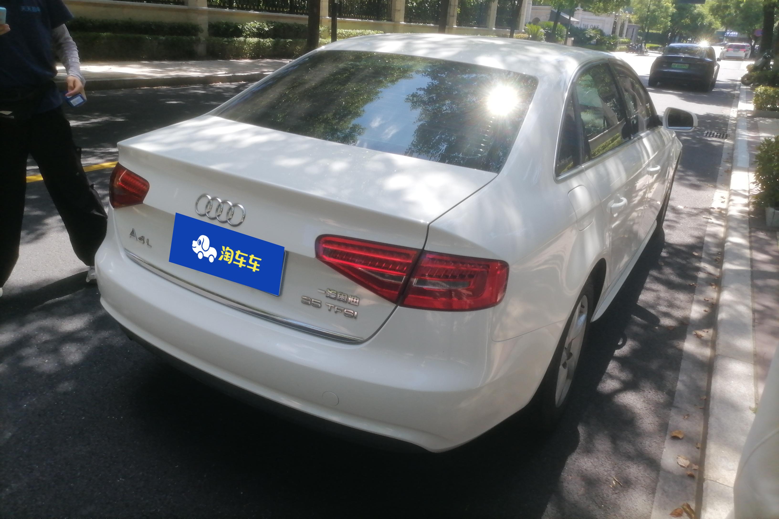 奥迪A4L 35TFSI 2013款 2.0T 自动 前驱 标准型 (国Ⅳ) 