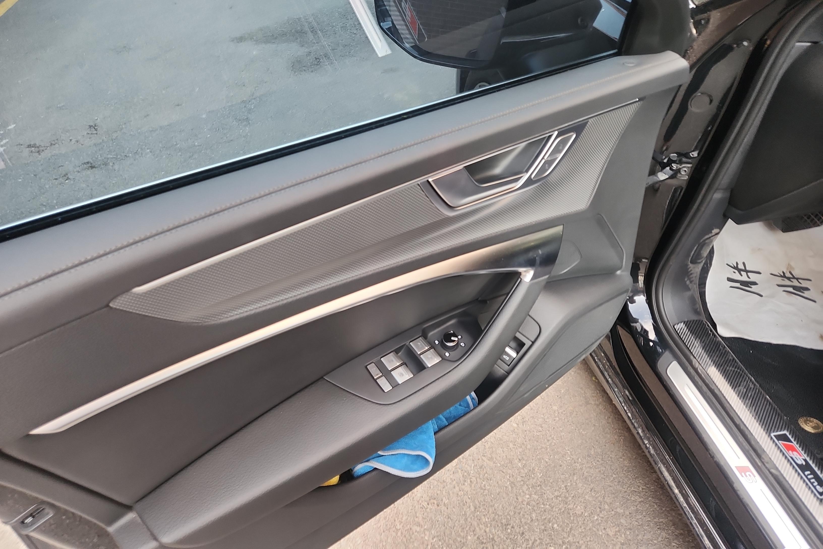 奥迪A6L 40TFSI 2023款 2.0T 自动 前驱 豪华动感型 (国Ⅵ) 