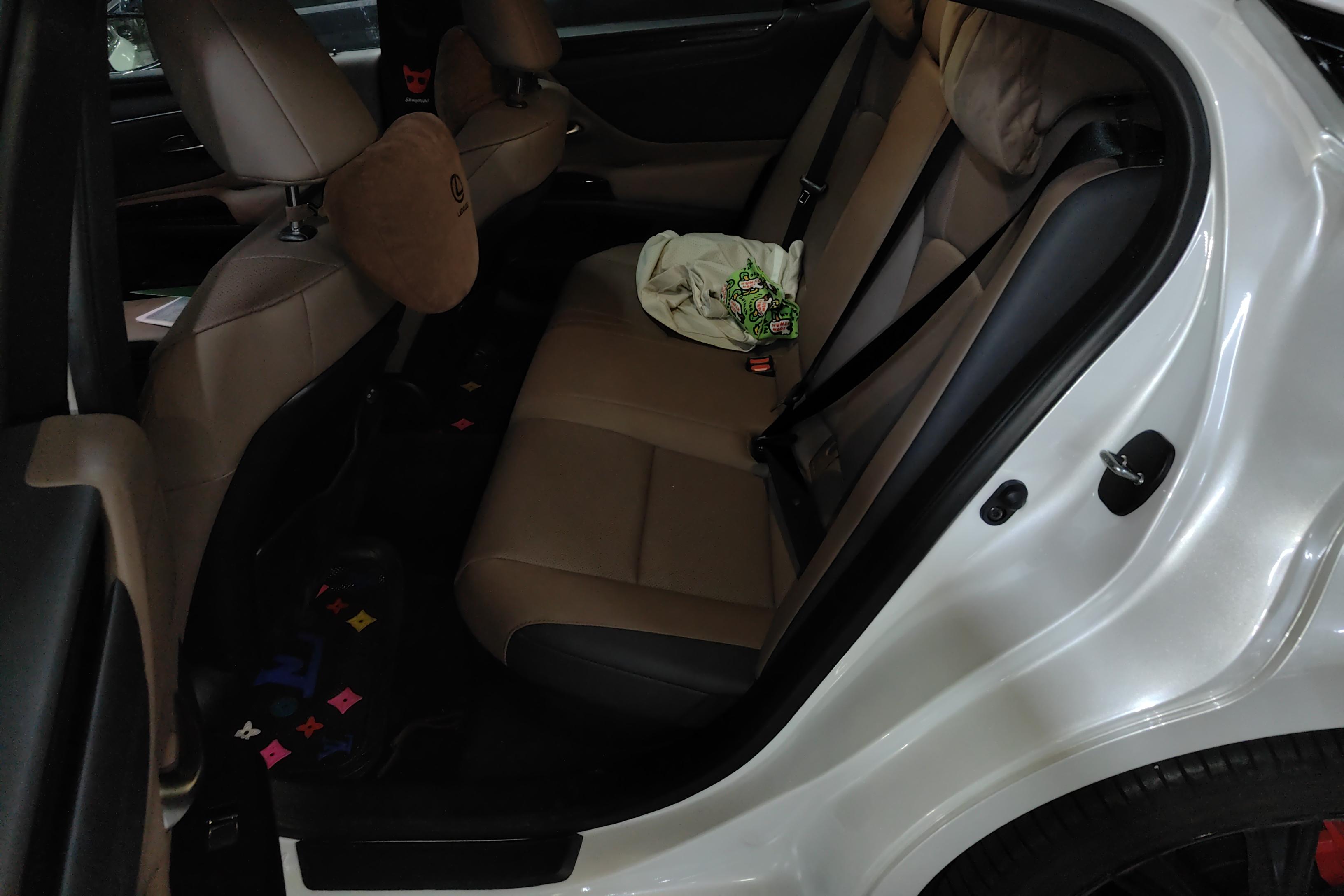 雷克萨斯ES 300h [进口] 2022款 2.5L 自动 卓越版 