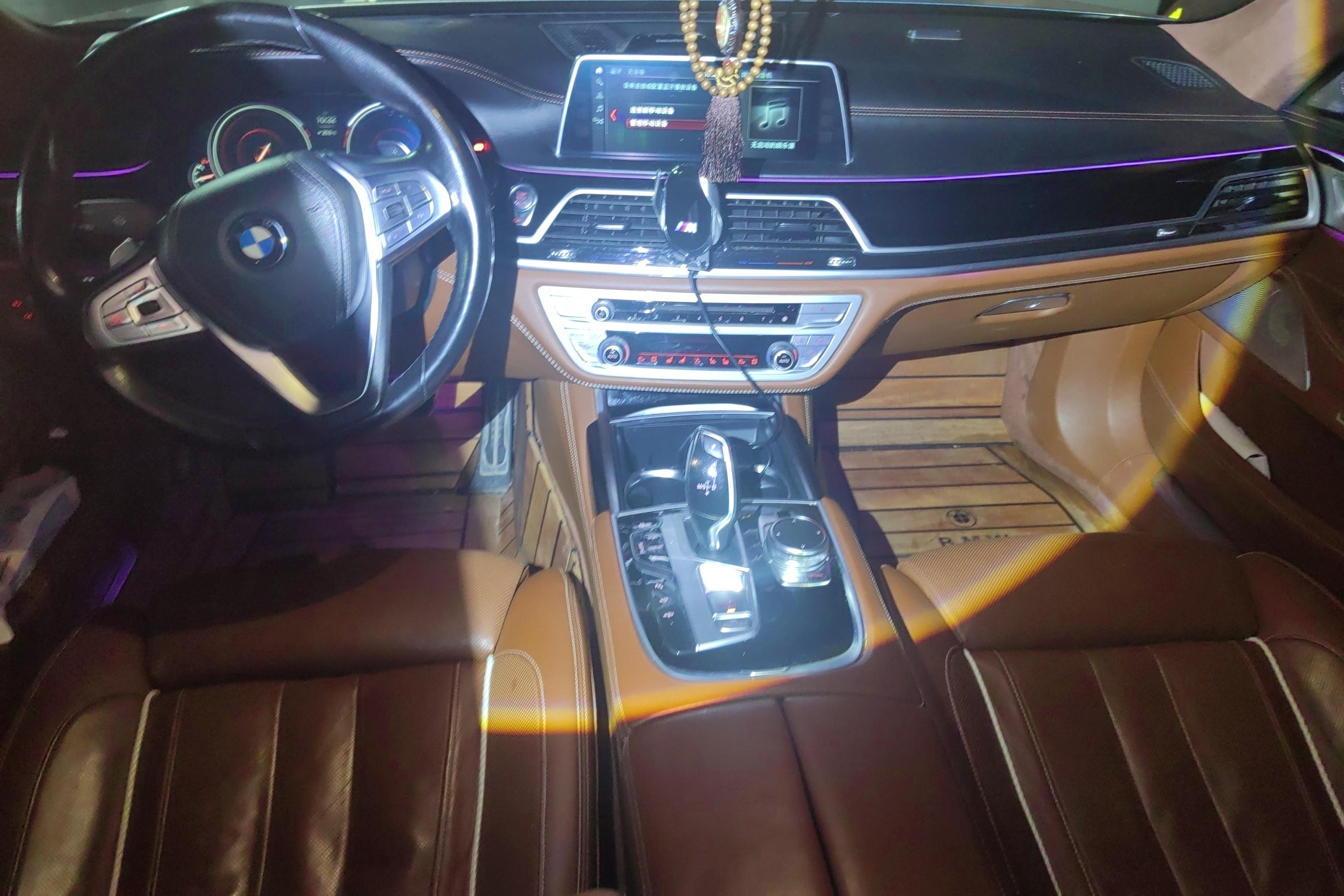 宝马7系 740Li [进口] 2018款 3.0T 自动 汽油 尊享型M运动套装 