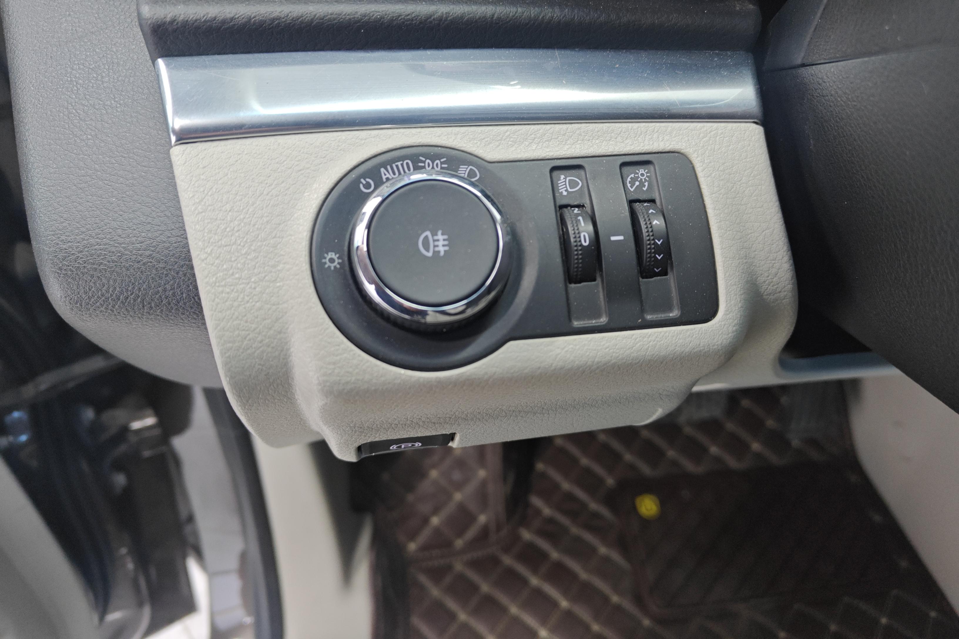 别克GL8 2021款 2.0T 自动 7座 652T舒适型 (国Ⅵ) 
