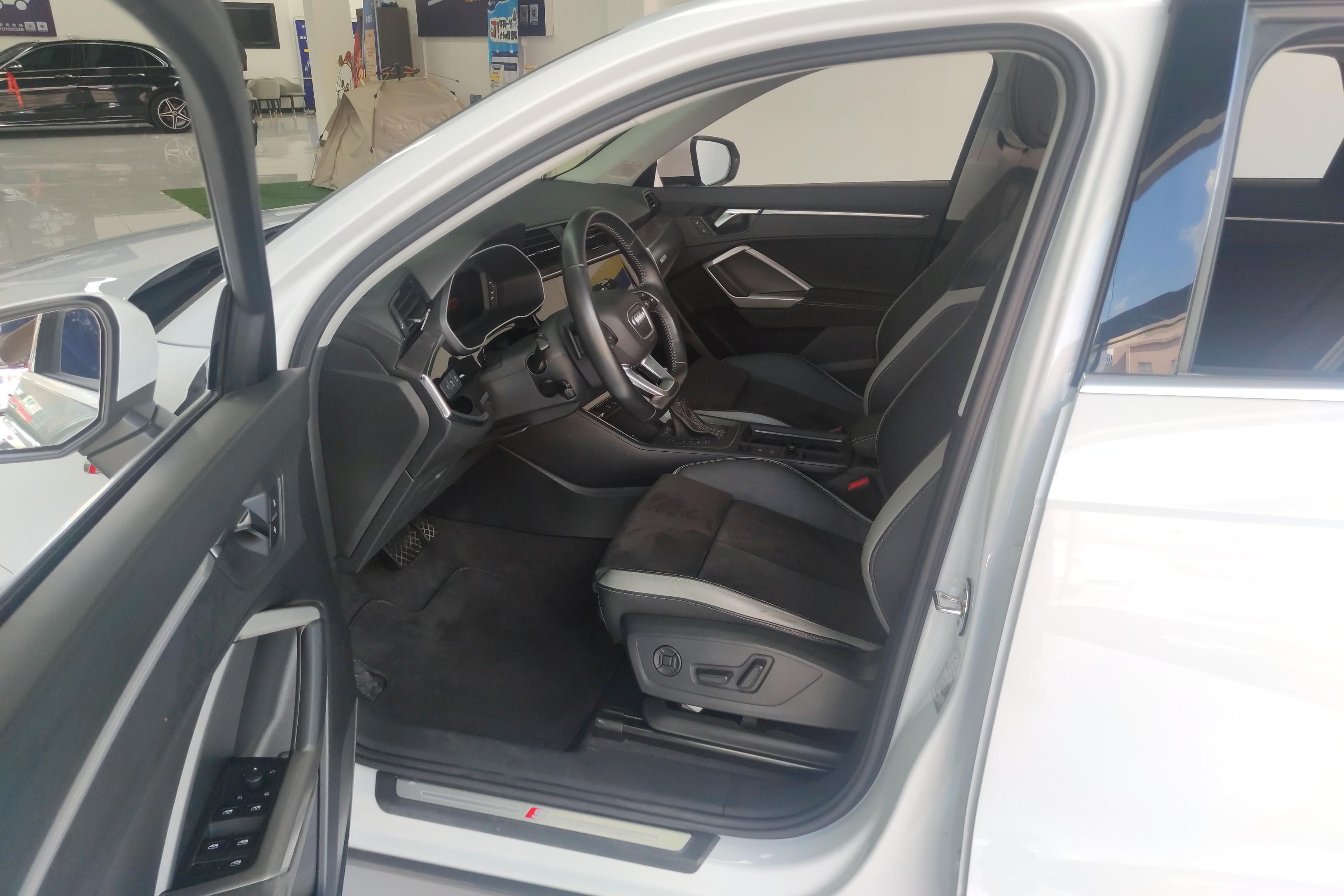 奥迪Q3 40TFSI 2019款 2.0T 自动 前驱 时尚动感型 (国Ⅵ) 