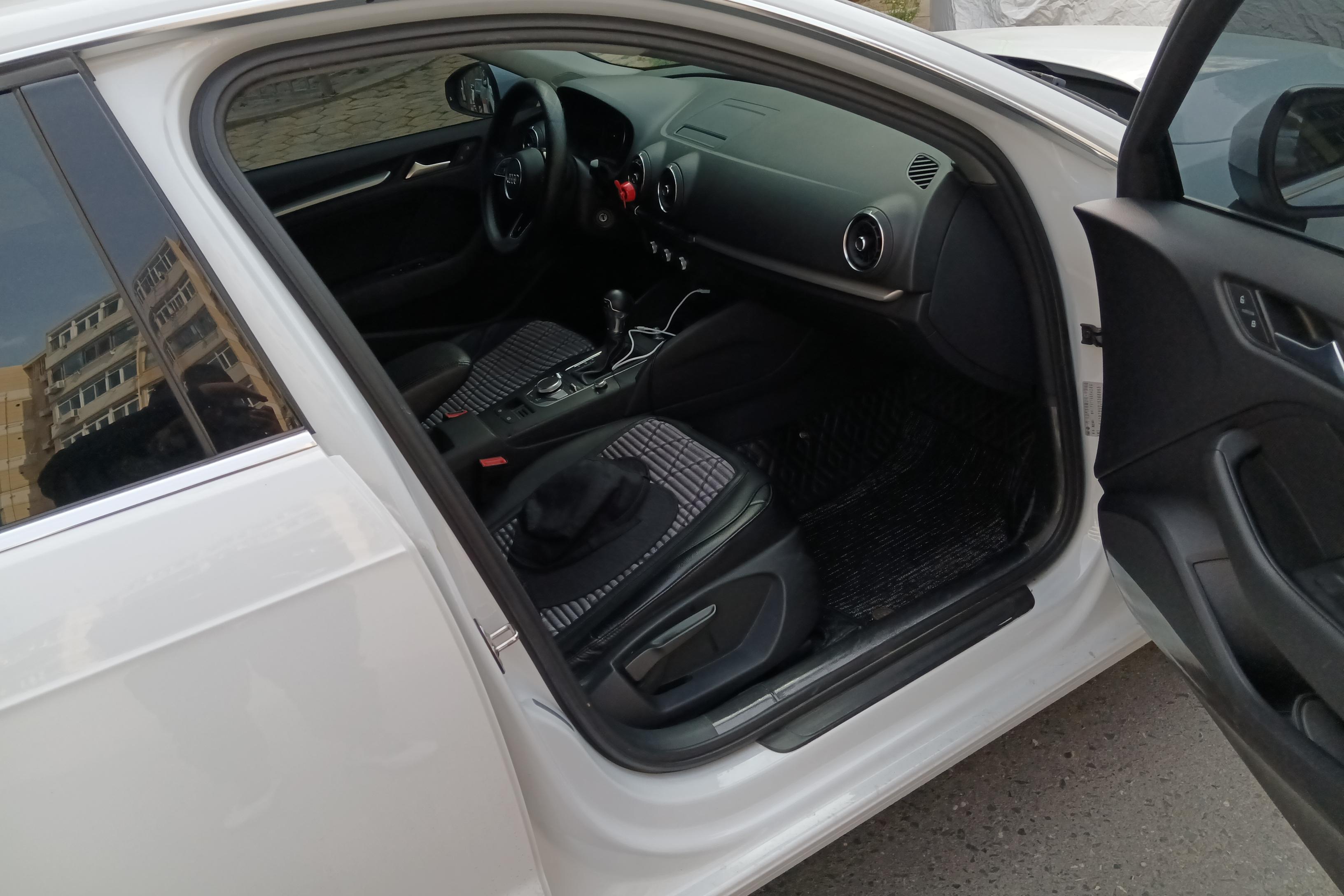 奥迪A3 35TFSI 2018款 1.4T 自动 汽油 进取型30周年Sportback (国Ⅴ) 