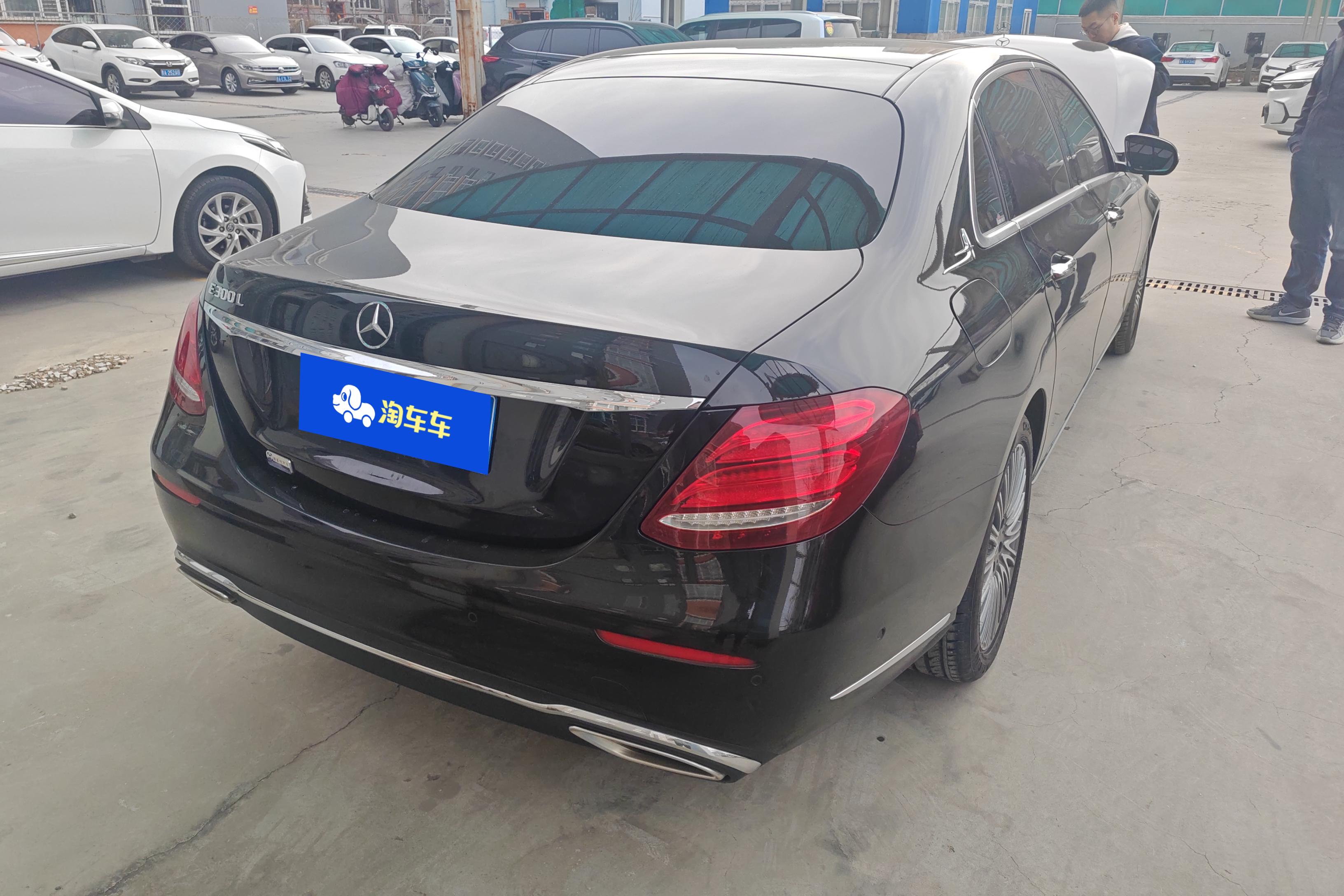 奔驰E级 E300L 2020款 2.0T 自动 汽油 时尚型改款 (国Ⅵ) 