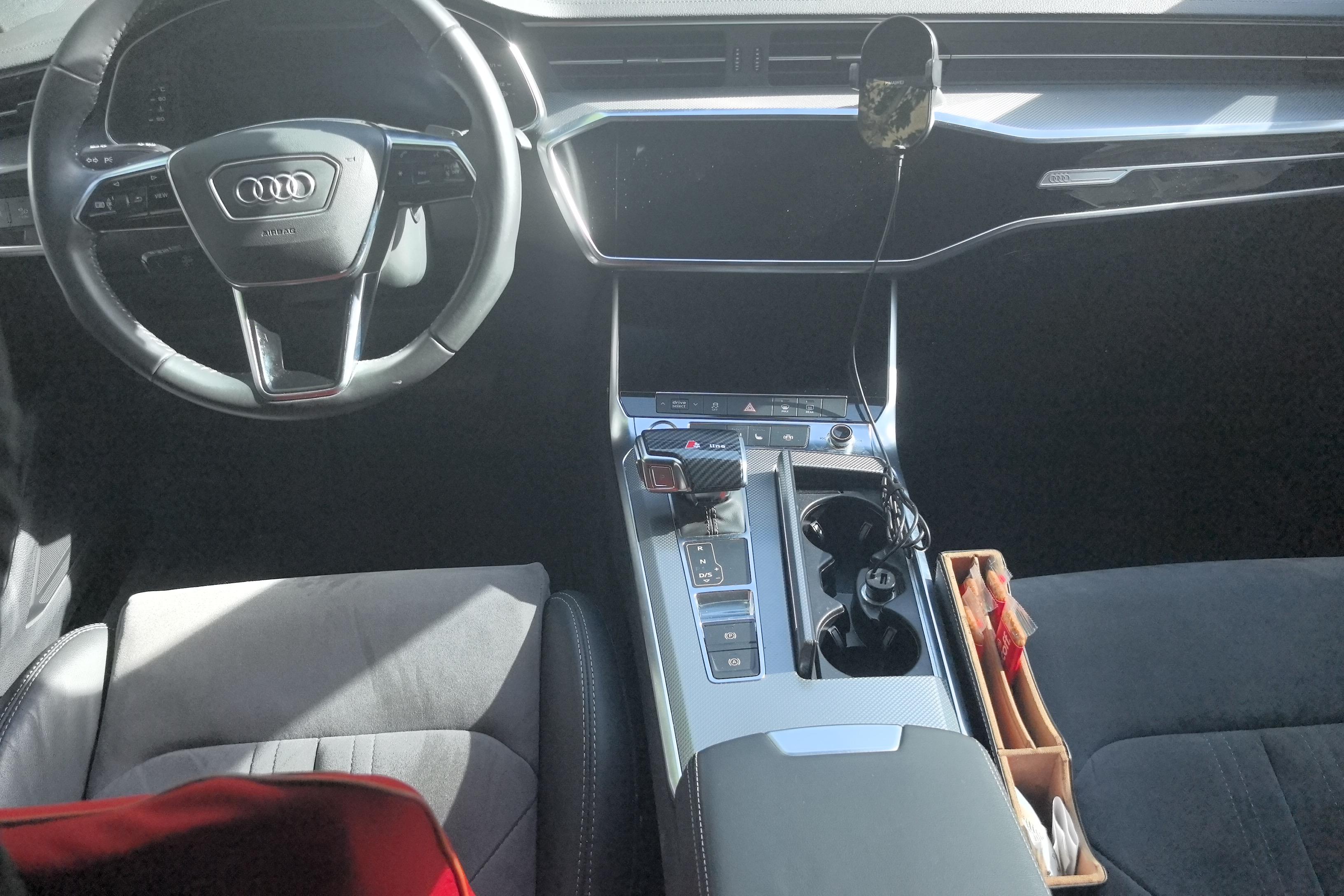 奥迪A6L 40TFSI 2020款 2.0T 自动 豪华动感型 (国Ⅵ) 