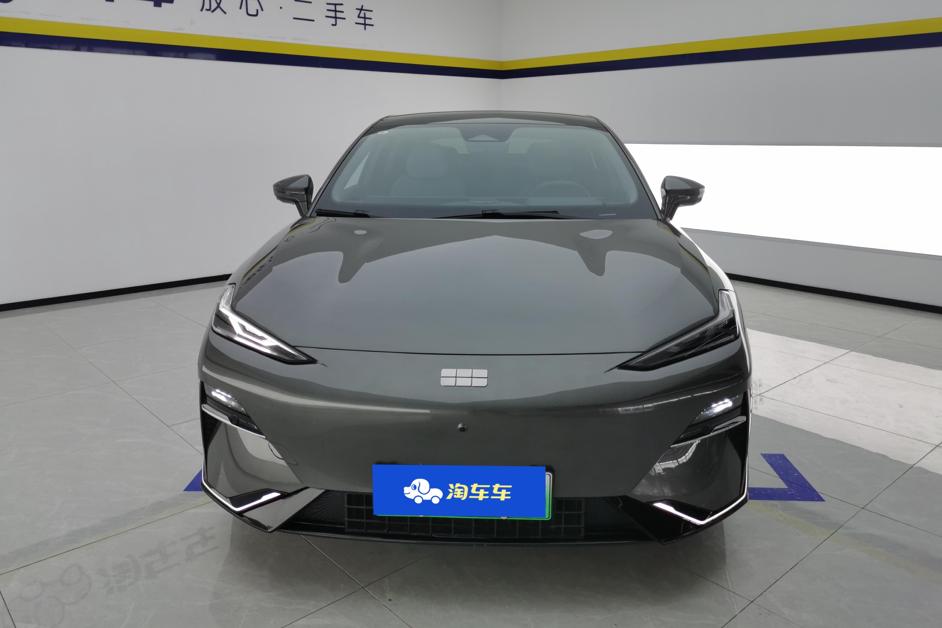 吉利银河银河E8 2024款 0.0T 自动 665km星舰远航版 