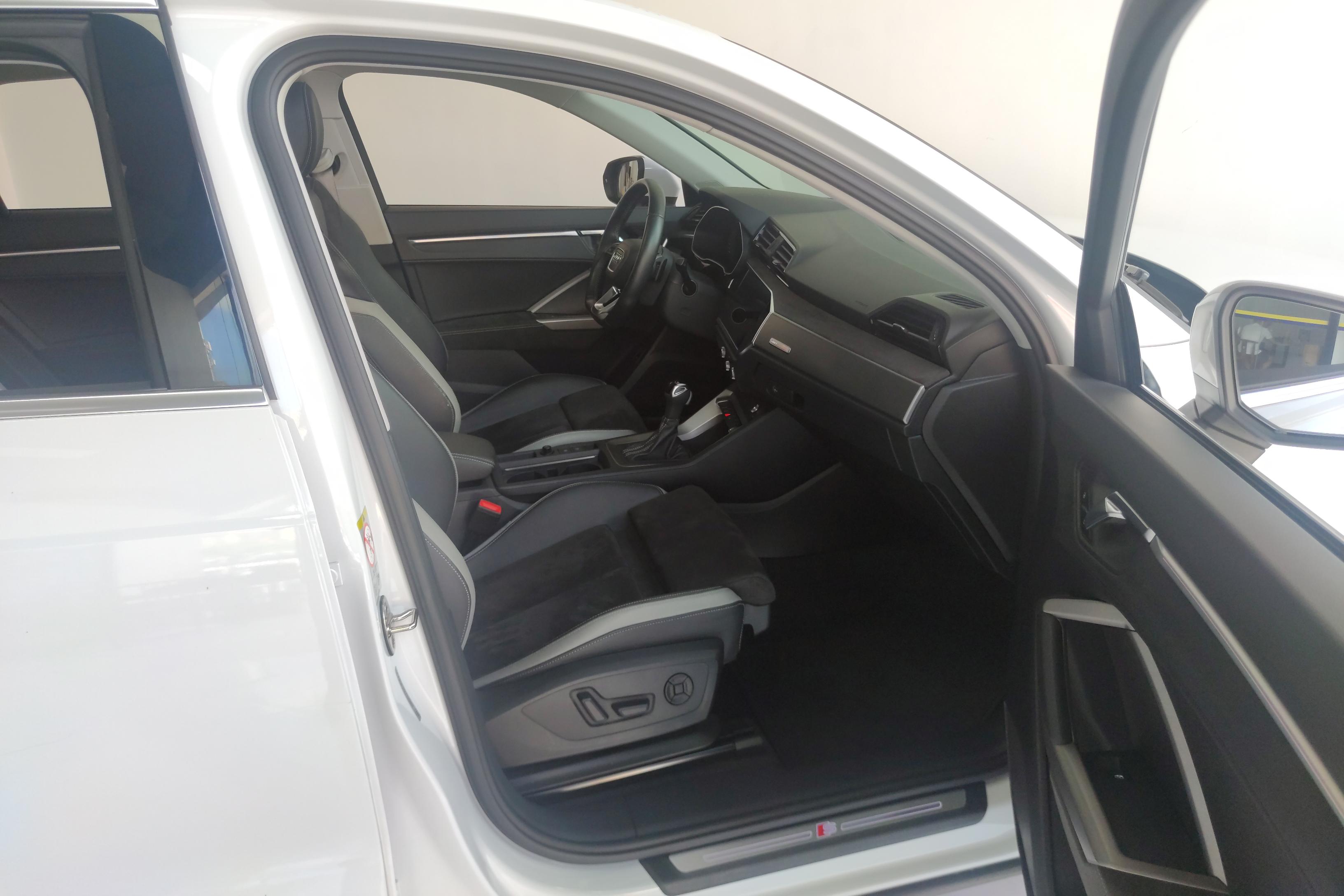 奥迪Q3 40TFSI 2019款 2.0T 自动 前驱 时尚动感型 (国Ⅵ) 