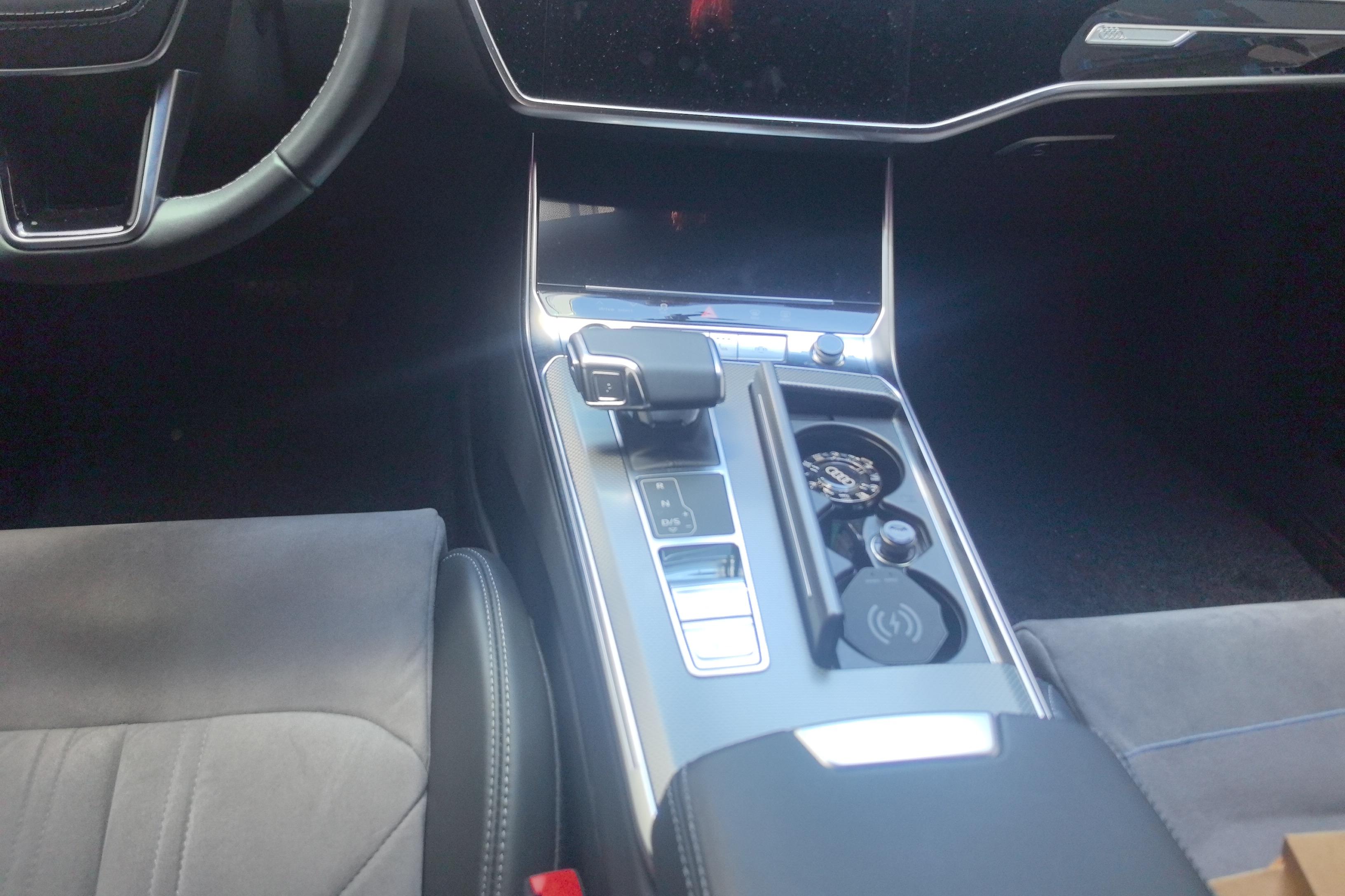 奥迪A6L 45TFSI 2023款 2.0T 自动 臻选动感型 (国Ⅵ) 