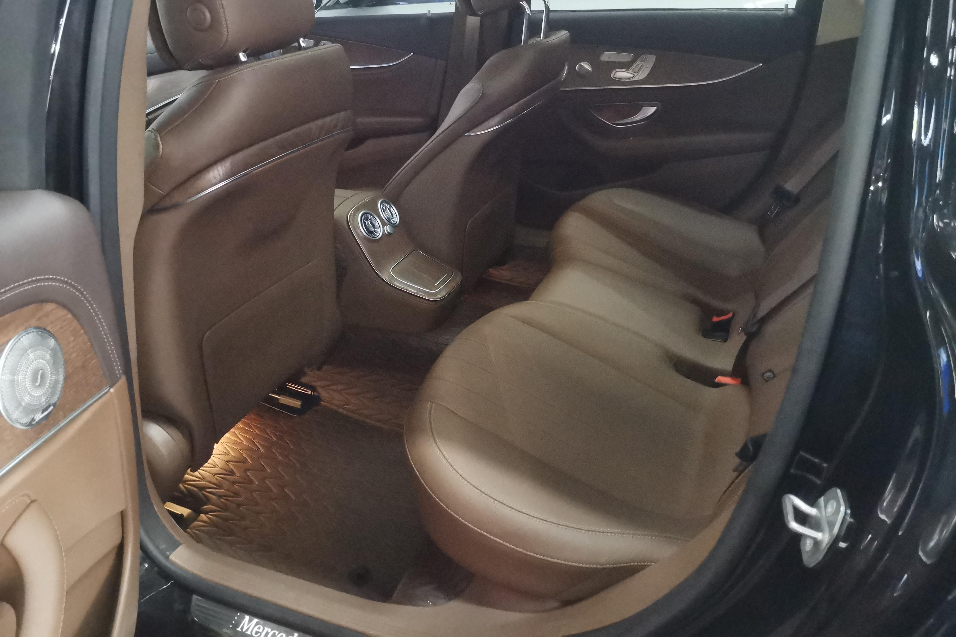 奔驰E级 300L 2022款 2.0T 自动 汽油 豪华型 (国Ⅵ) 
