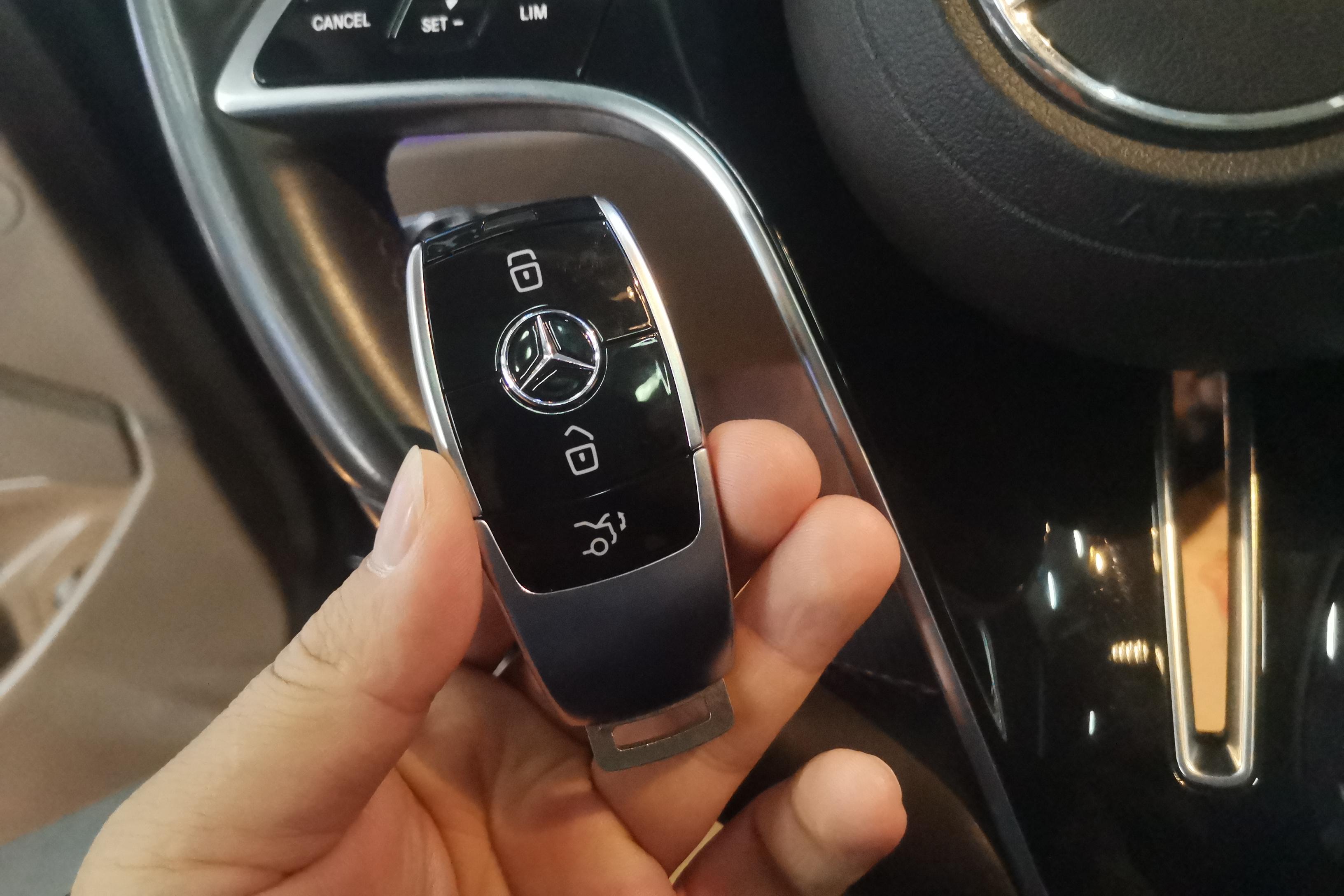 奔驰E级 300L 2022款 2.0T 自动 汽油 豪华型 (国Ⅵ) 