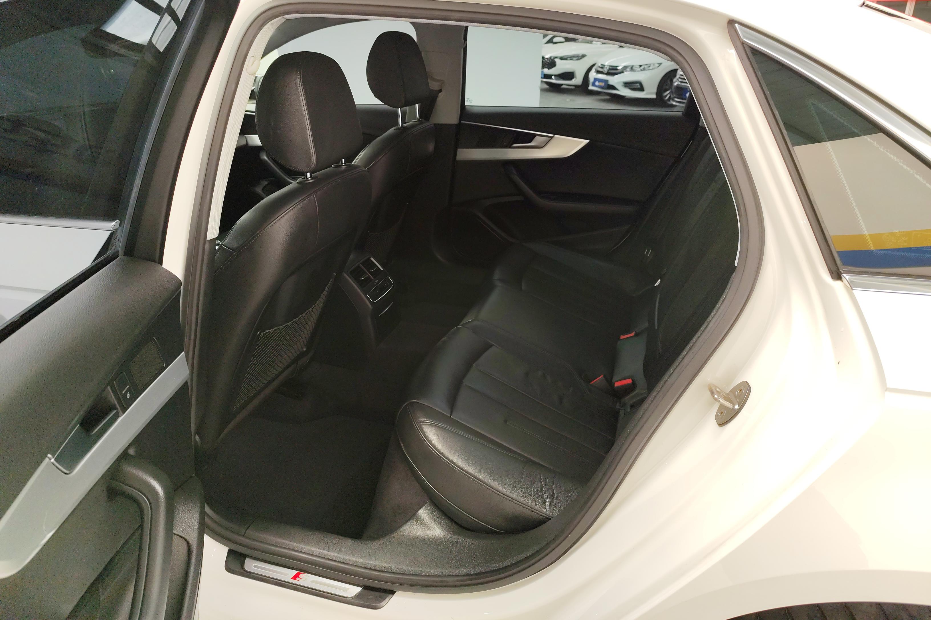奥迪A4L 2019款 2.0T 自动 quattro个性运动版 (国Ⅵ) 