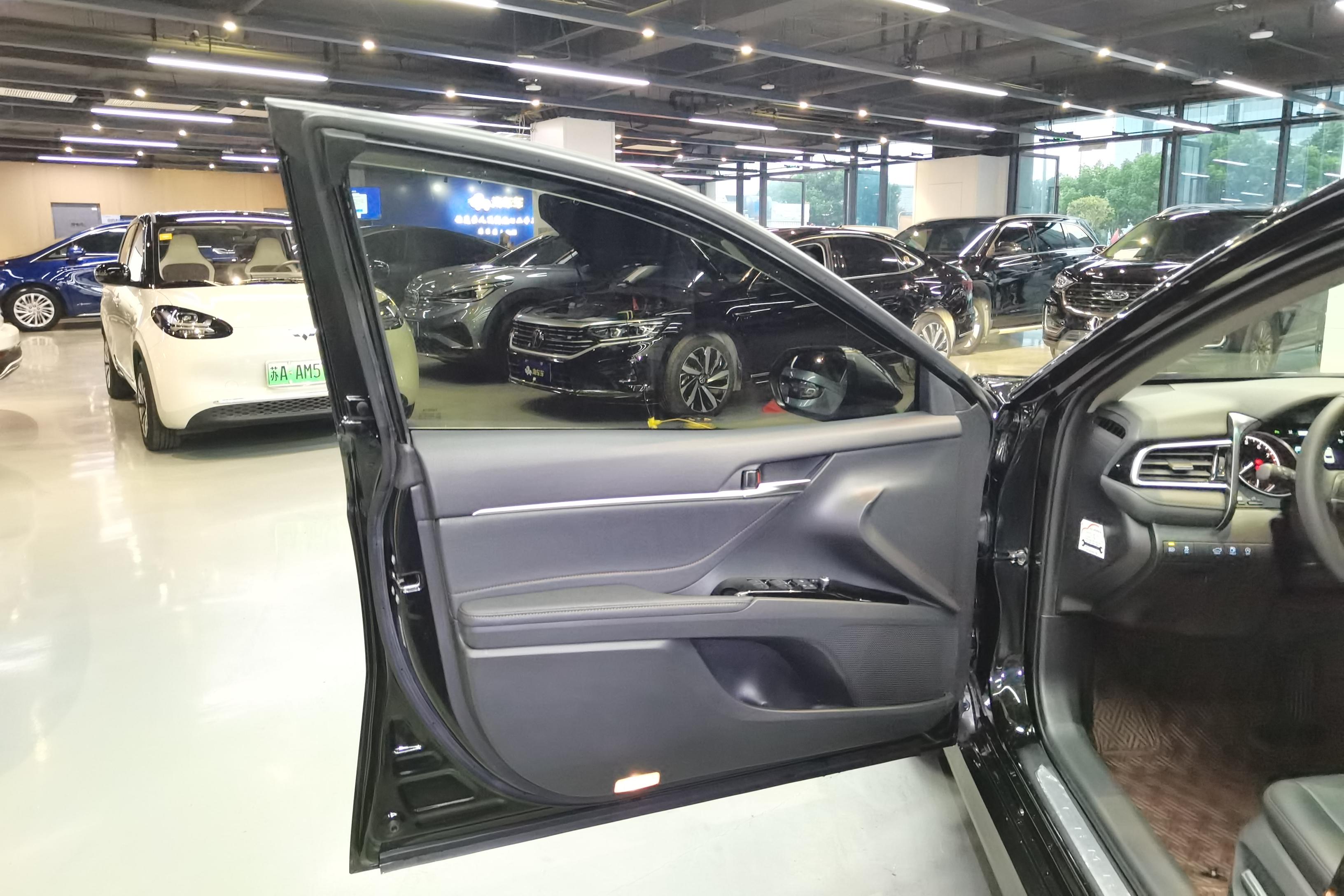 丰田凯美瑞 2021款 2.0L 自动 豪华版 (国Ⅵ) 