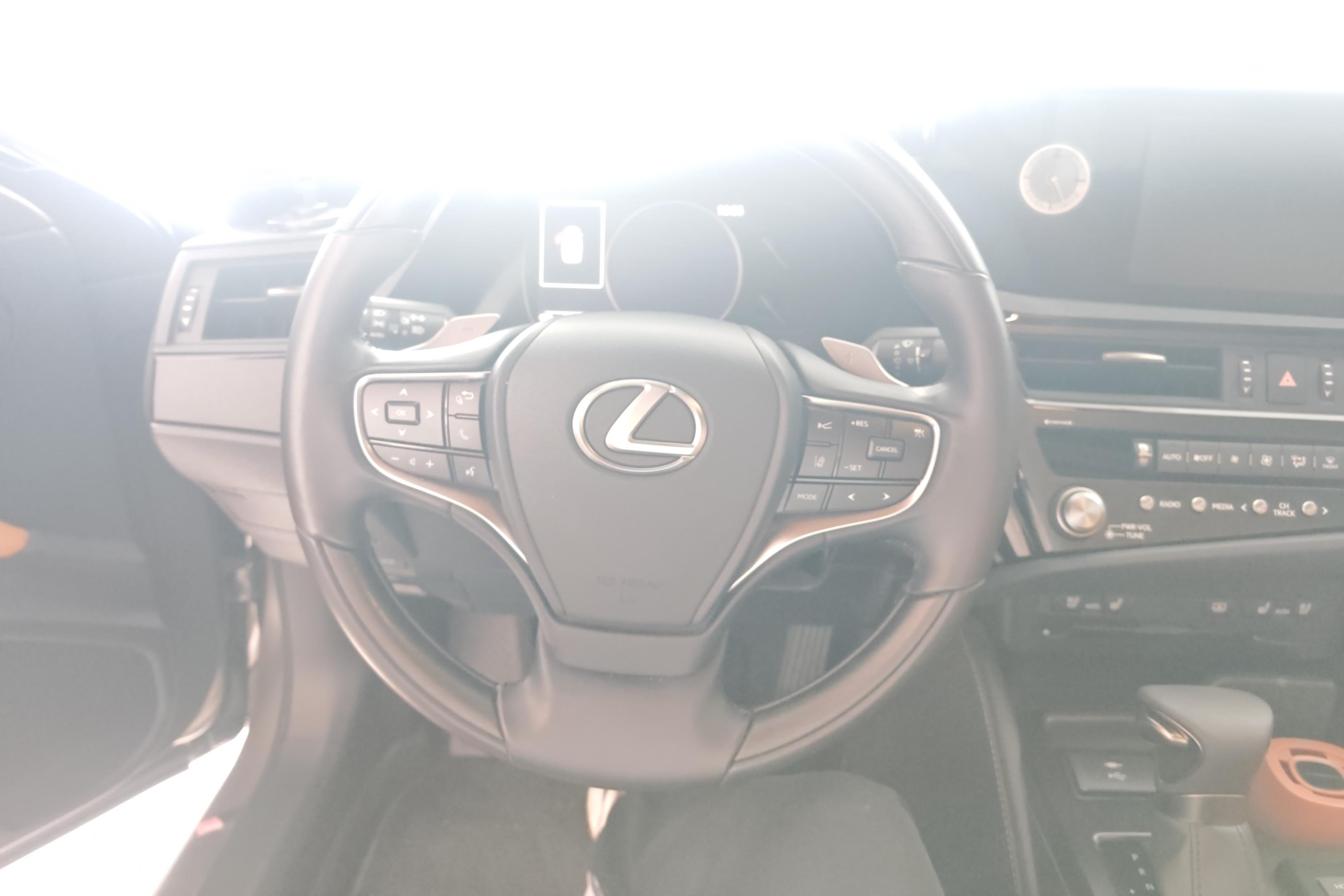 雷克萨斯ES 200 [进口] 2021款 2.0L 自动 豪华版 