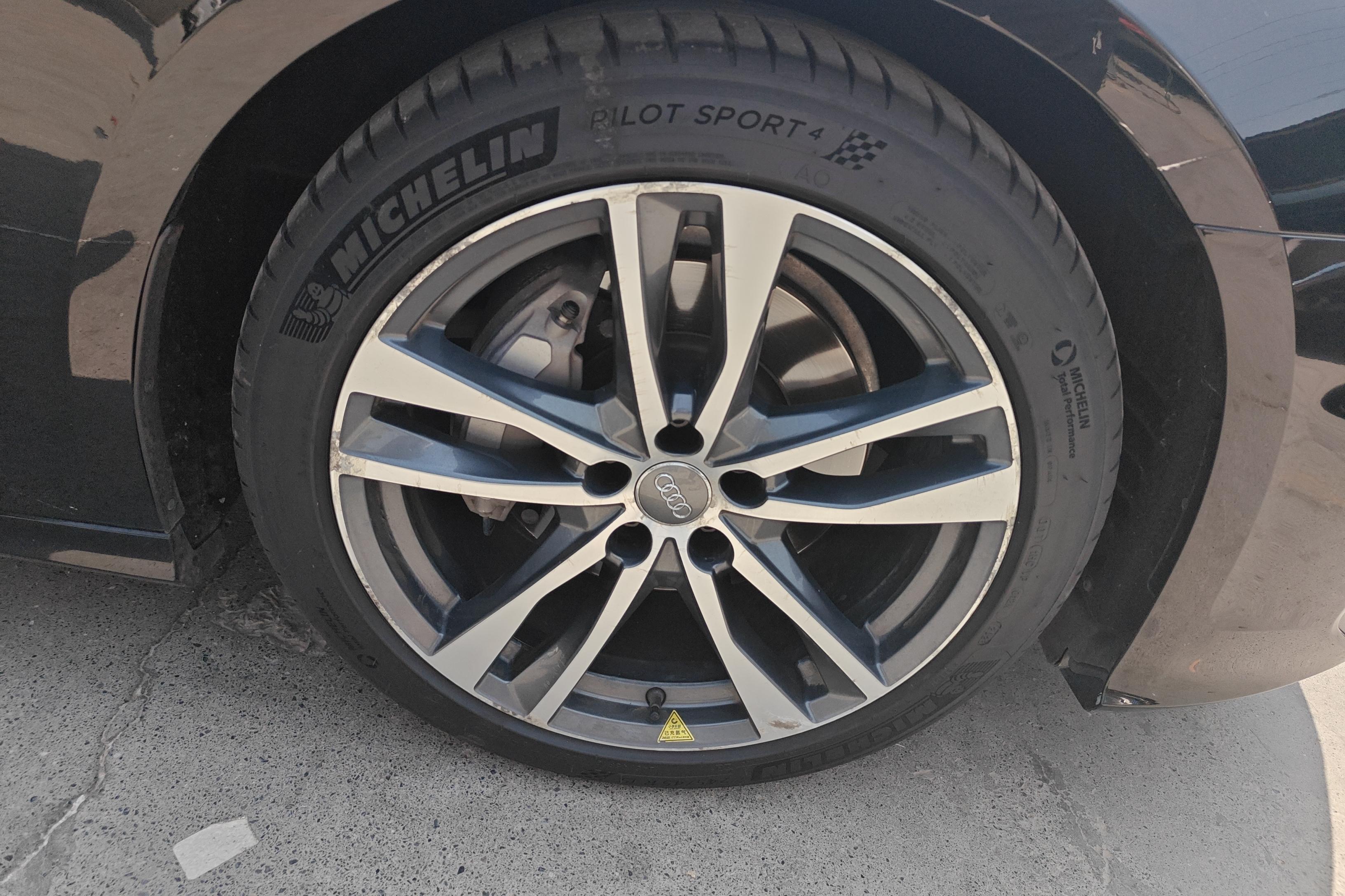 奥迪A6L 45TFSI 2019款 2.0T 自动 臻选致雅型 (国Ⅵ) 