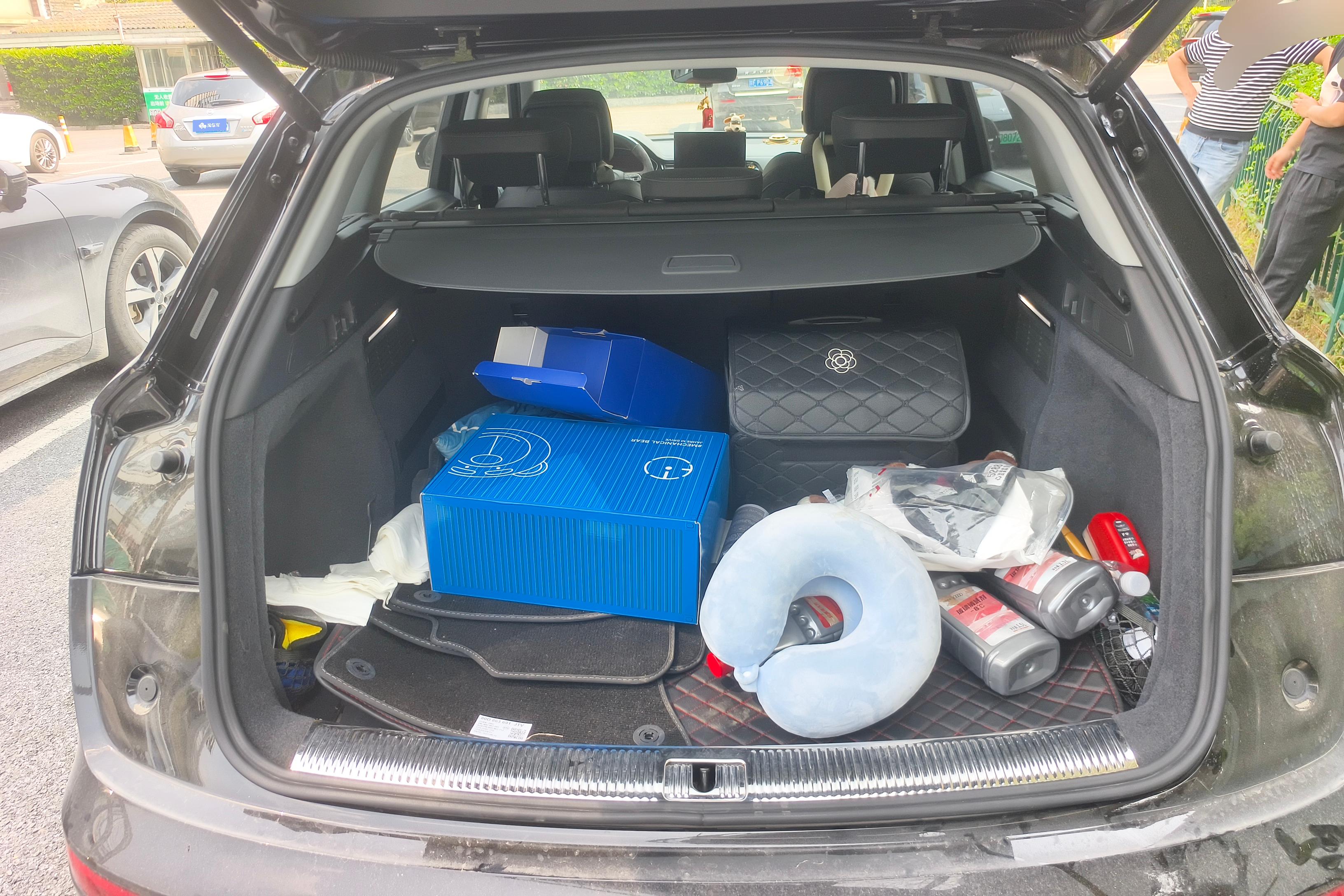 奥迪Q5L 40TFSI 2022款 2.0T 自动 改款豪华动感型 (国Ⅵ) 